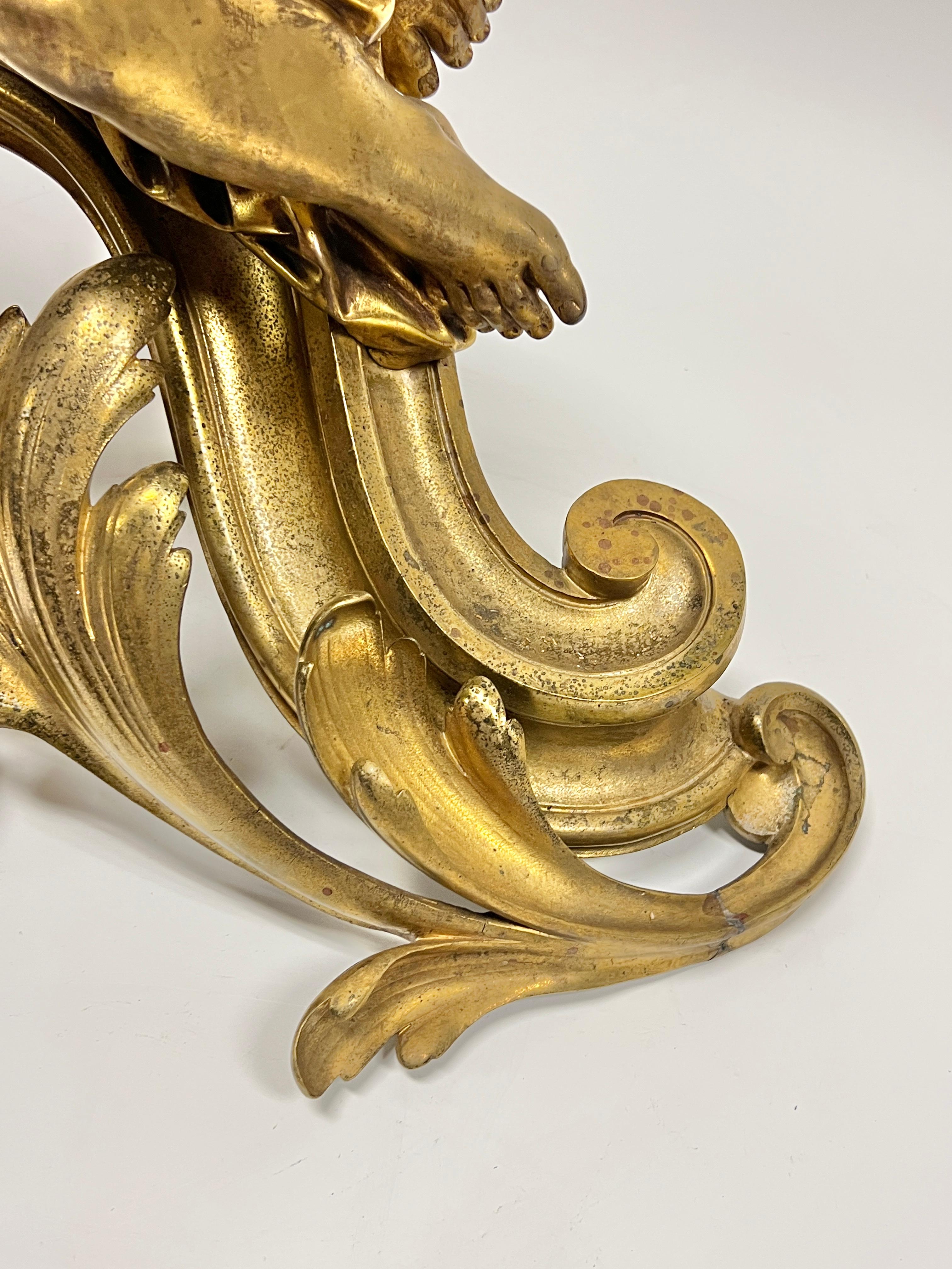Pareja Andirones / Chenets Figurales Putti de Bronce Dorado Estilo Luis XV French Rococo en venta 5
