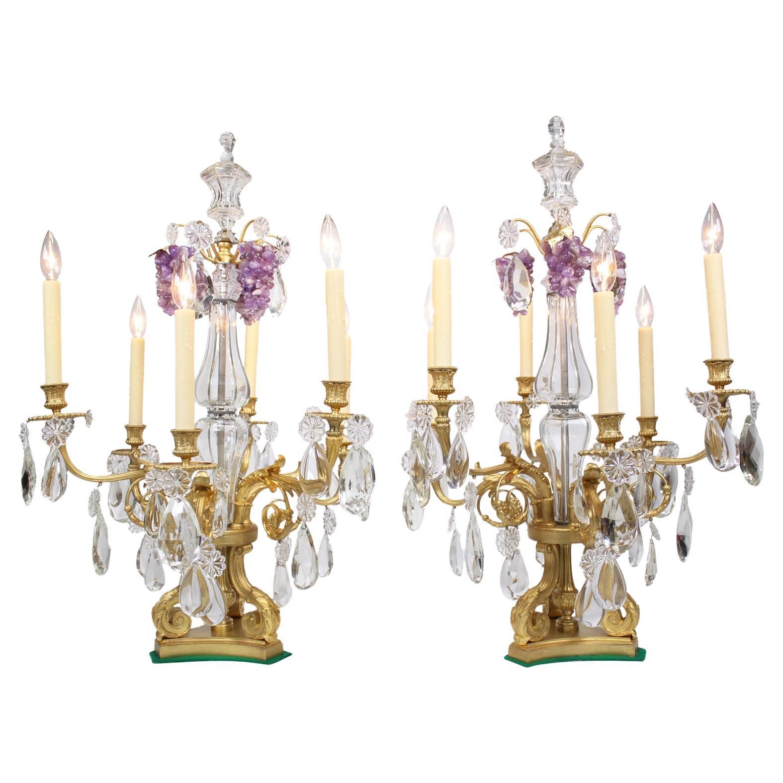 Paire de lampes de table Girandole à 6 lumières de style Louis XV en bronze doré et verre taillé