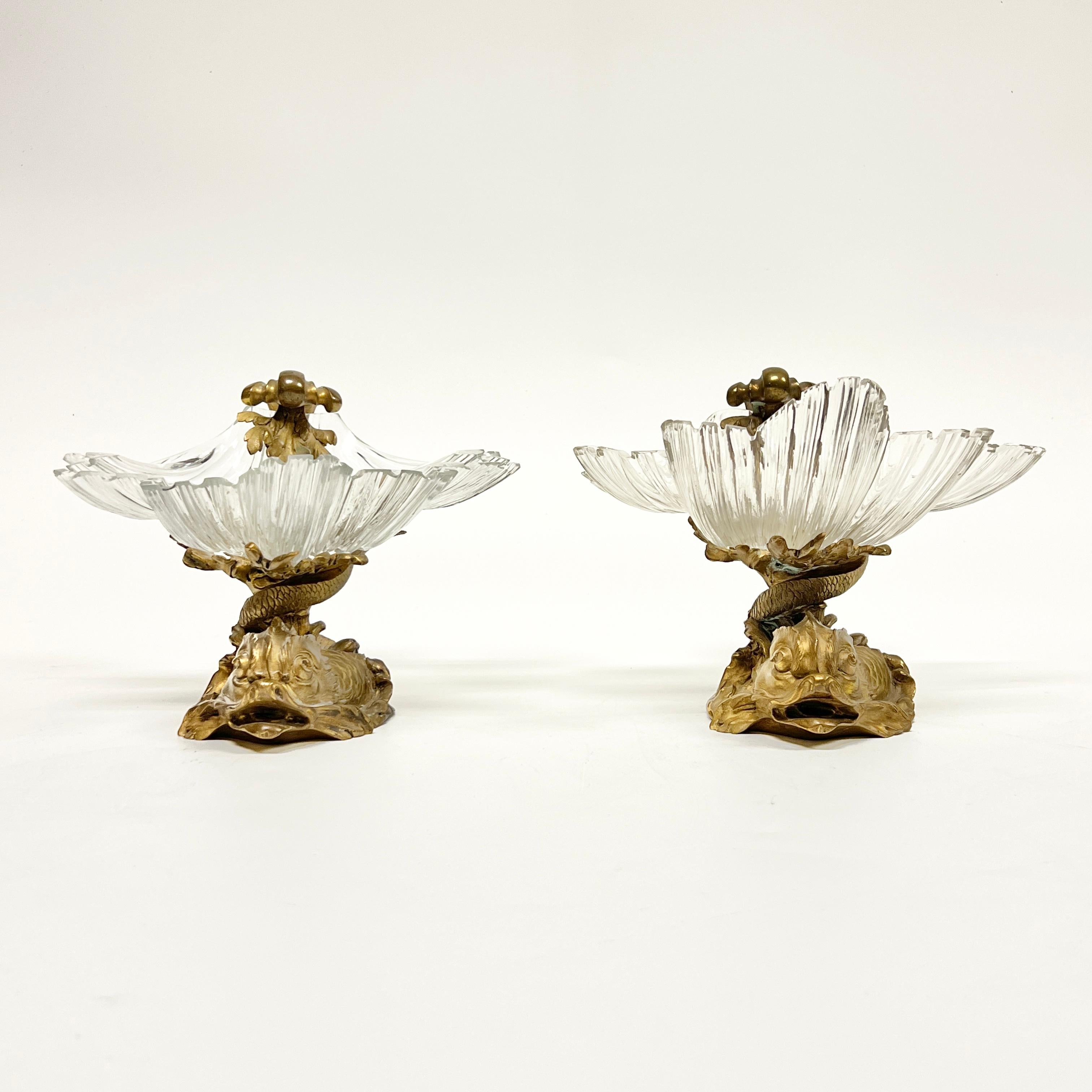 Paar französische Louis XV Stil vergoldete Bronze geschliffenes Glas Tazza / Dishes / Tafelaufsätze im Angebot 1