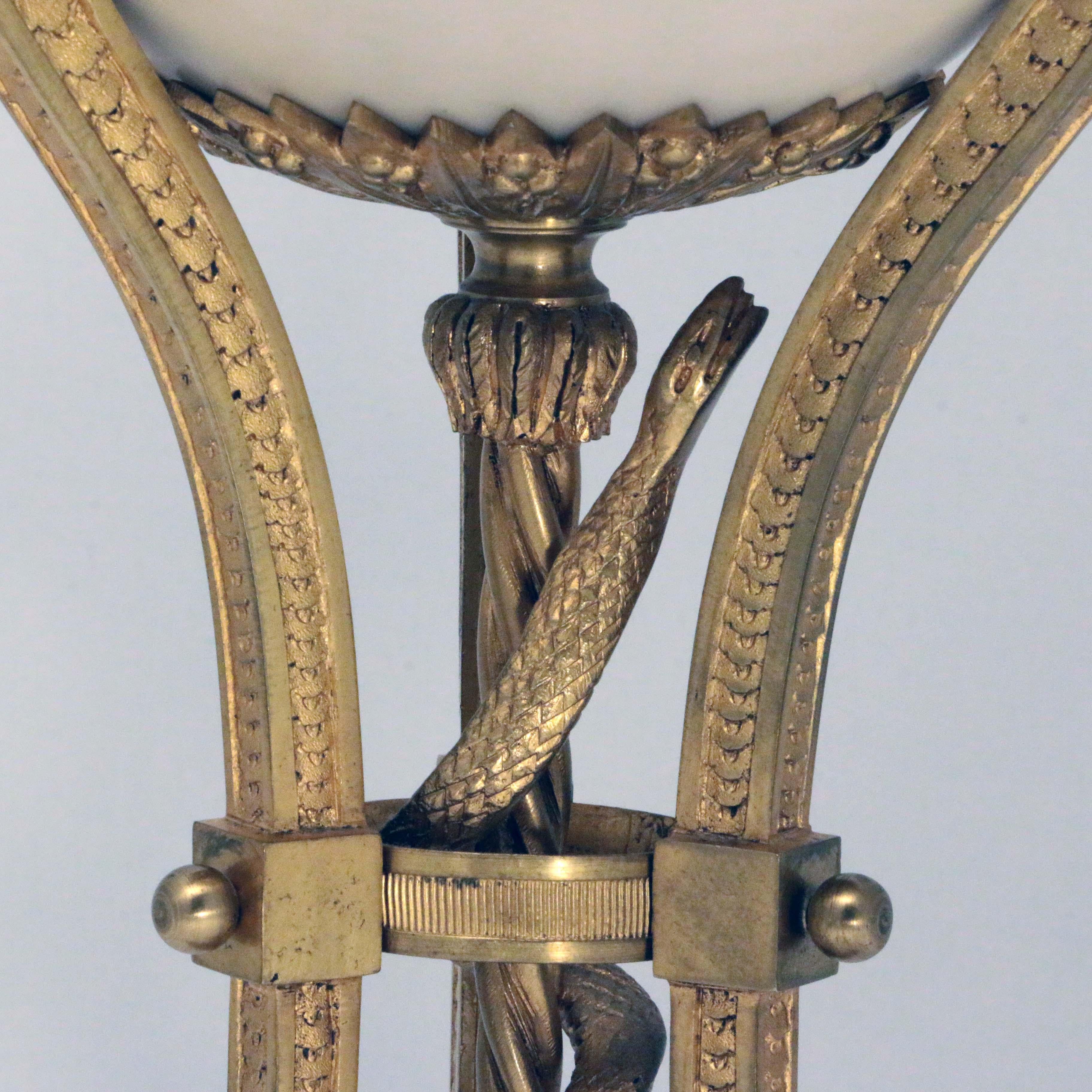 Paar französische Louis-XVI-Sessel  Weißer Marmor und vergoldete Bronze  im Angebot 2