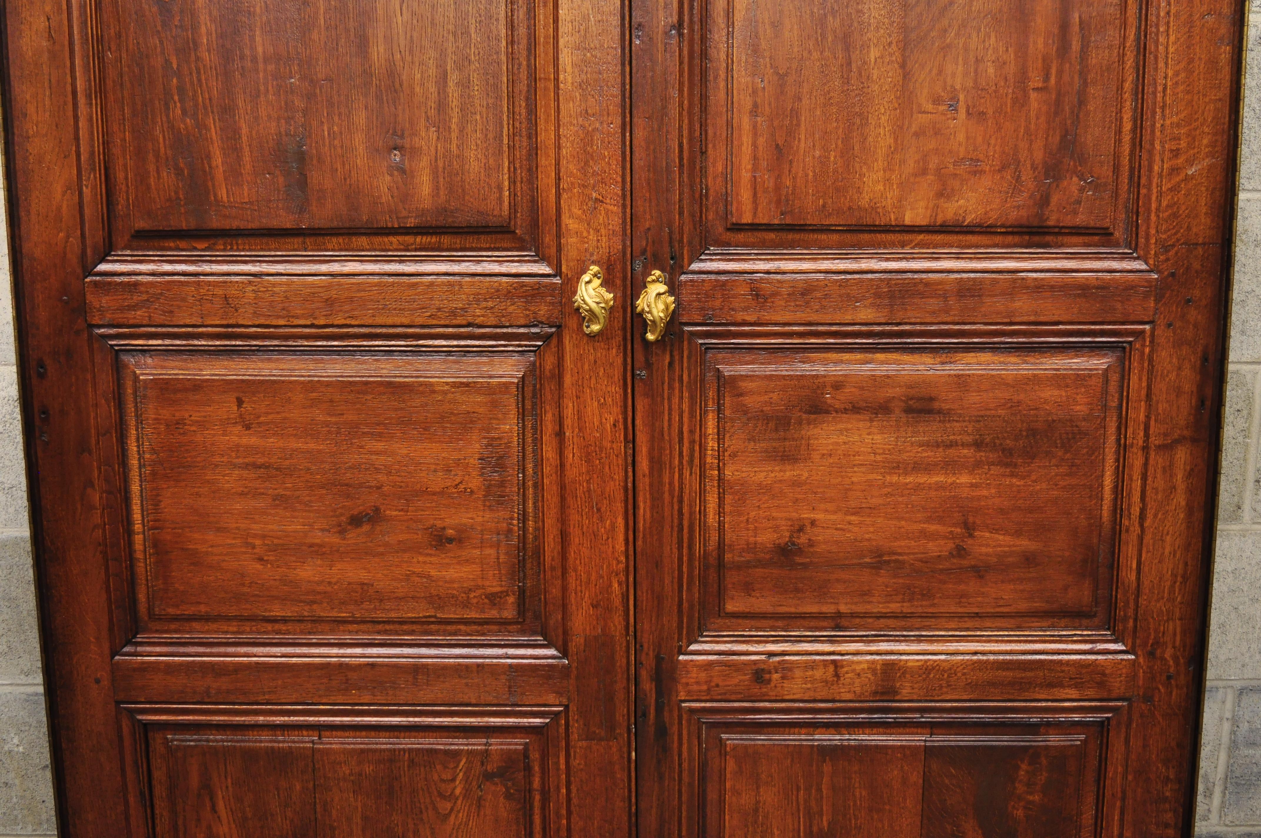 French Pair of Louis XVI Oak Interior Double Doors with Bronze Rococo Door Knob ‘B’