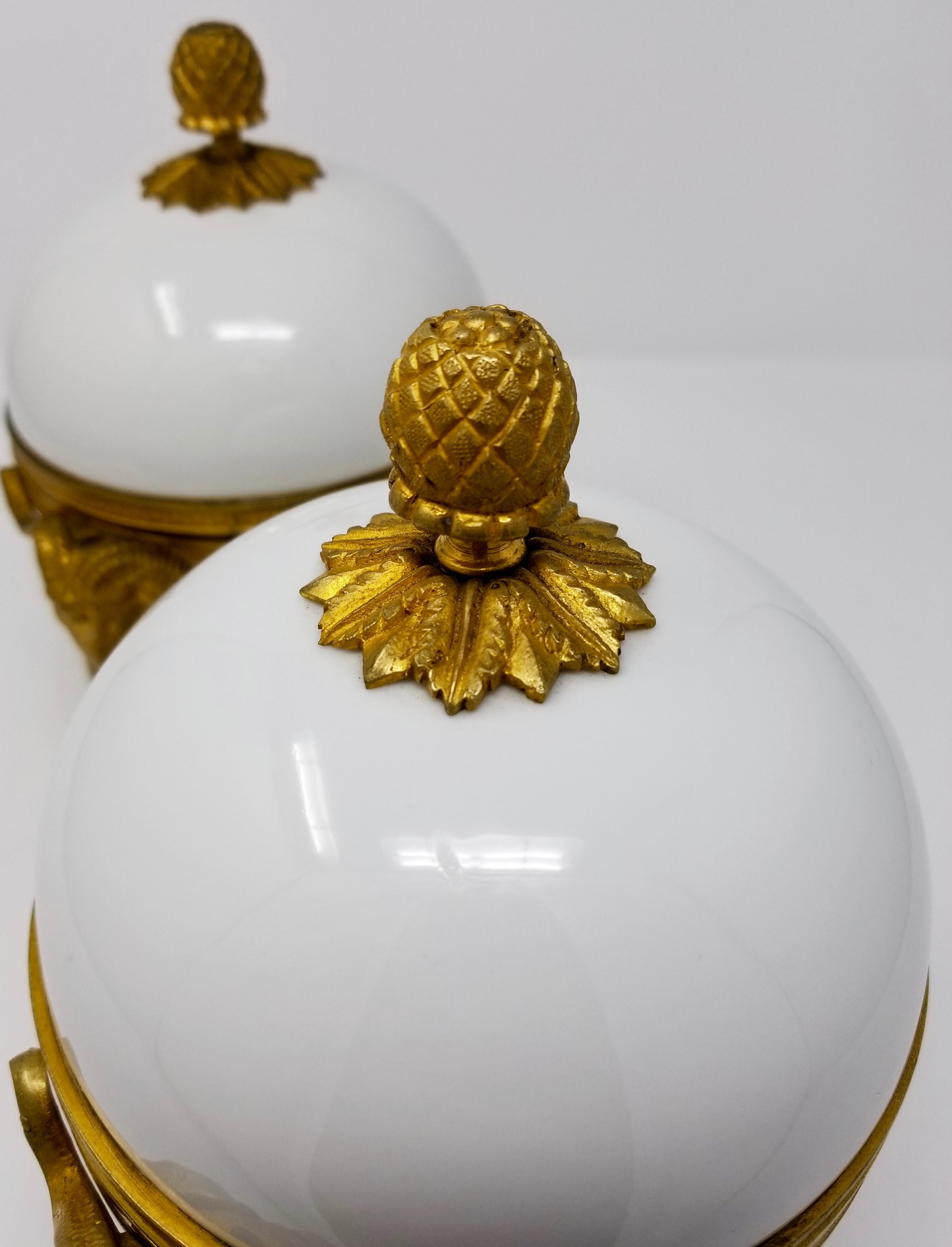Pair of Louis XVI Ormolu Mounted White Porcelain and Dore Bronze Covered Bowls For Sale 1