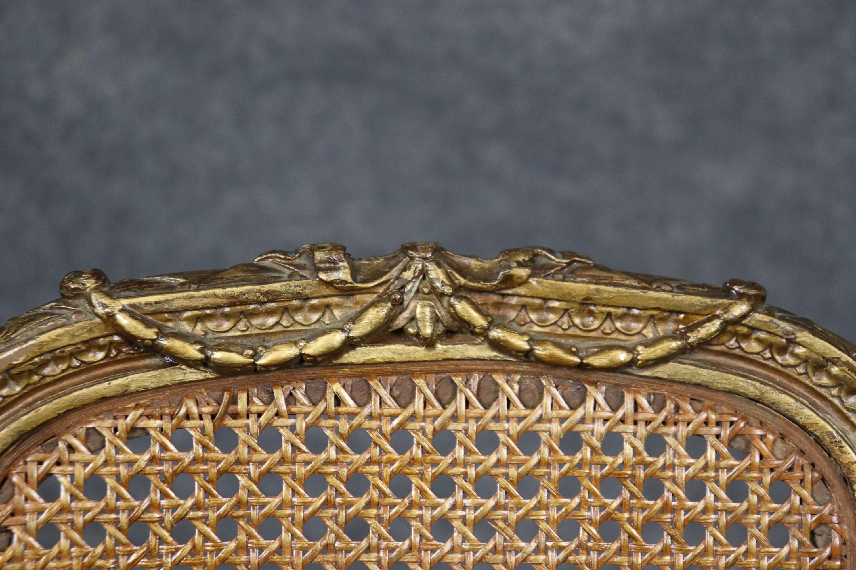Paire de chaises d'appoint françaises de style Louis XVI en rotin doré en vente 6