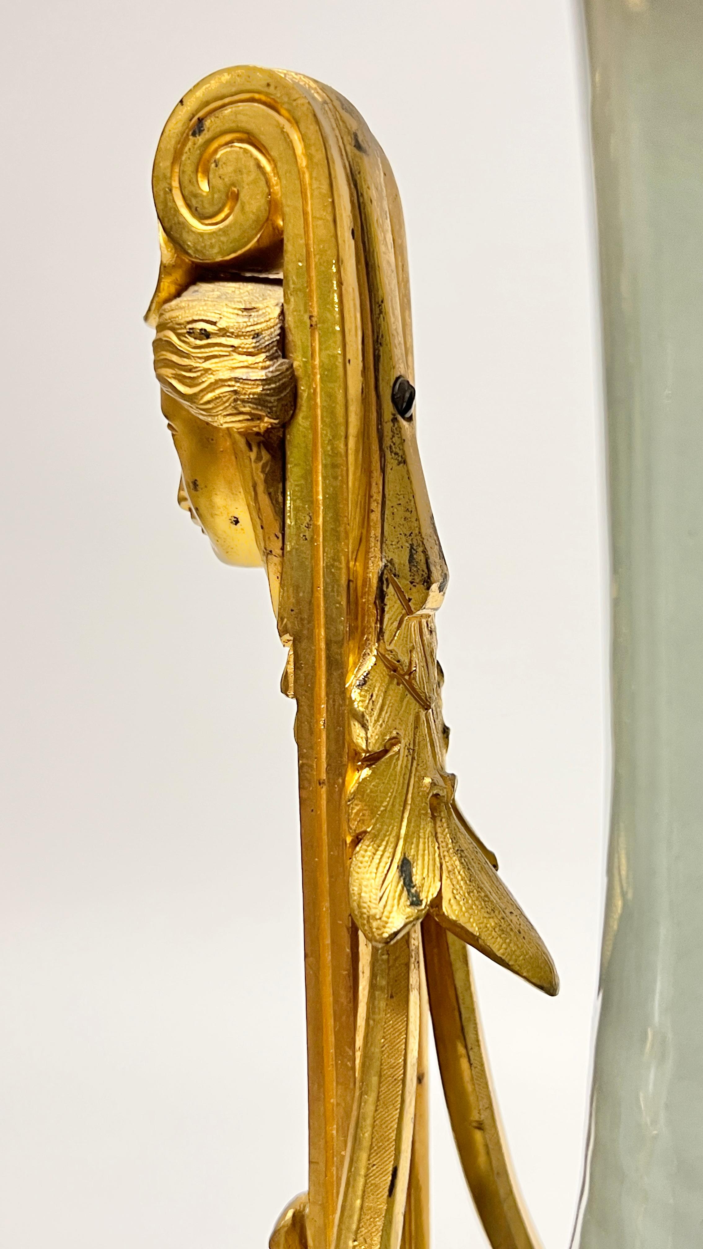Paire de lampes de table en bronze doré et porcelaine émaillée céladon de style Louis XVI en vente 11