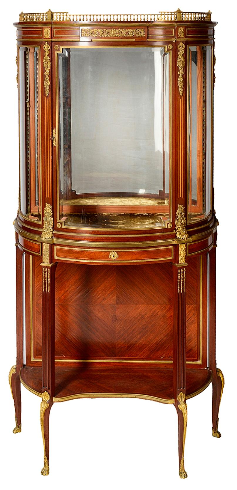 Français Paire de vitrines françaises de style Louis XVI en acajou, 19ème siècle Paul Somani. en vente