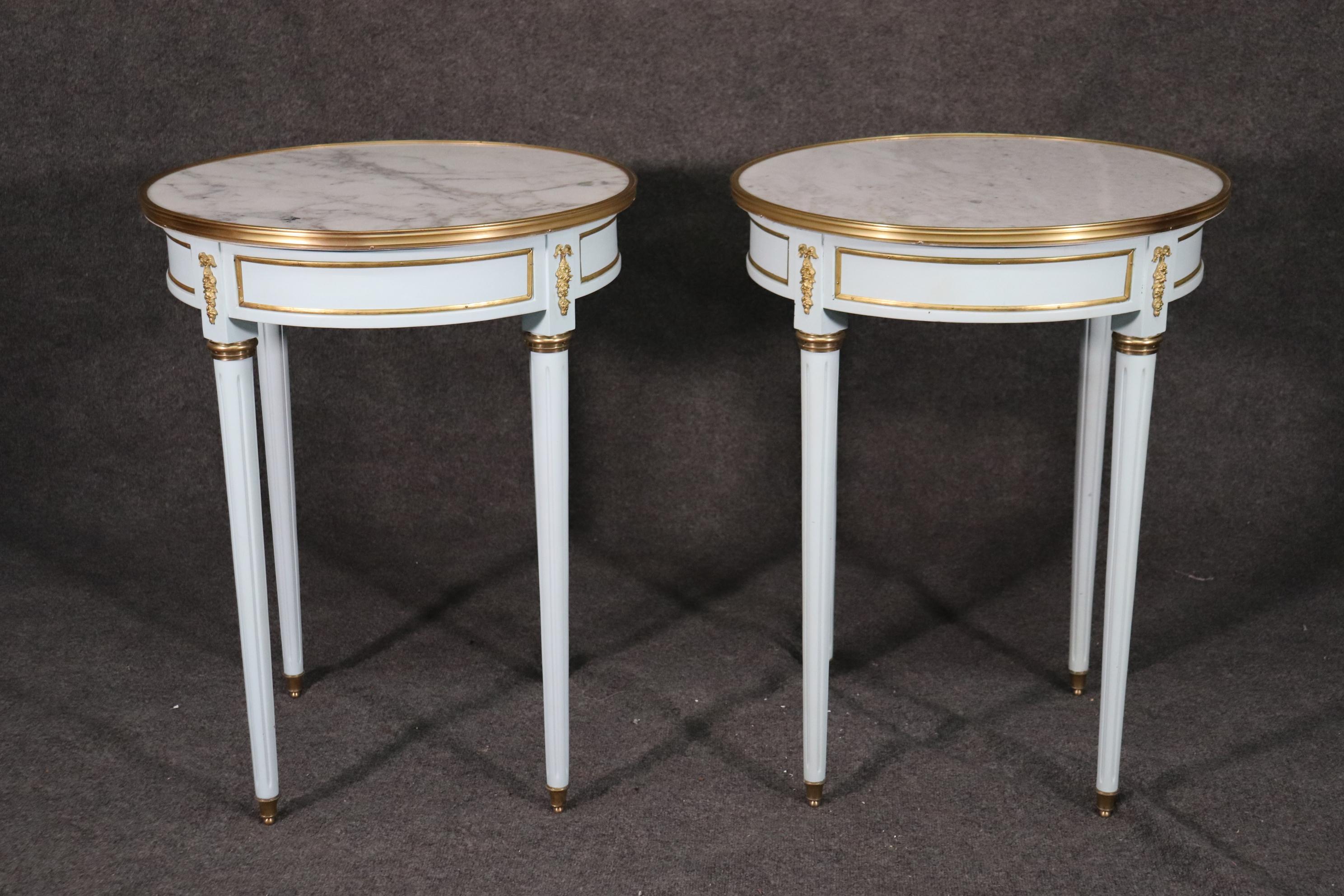 Pair of French Louis XVI Blue Lacquered White Marble-Top Guéridon End Tables In Good Condition In Swedesboro, NJ