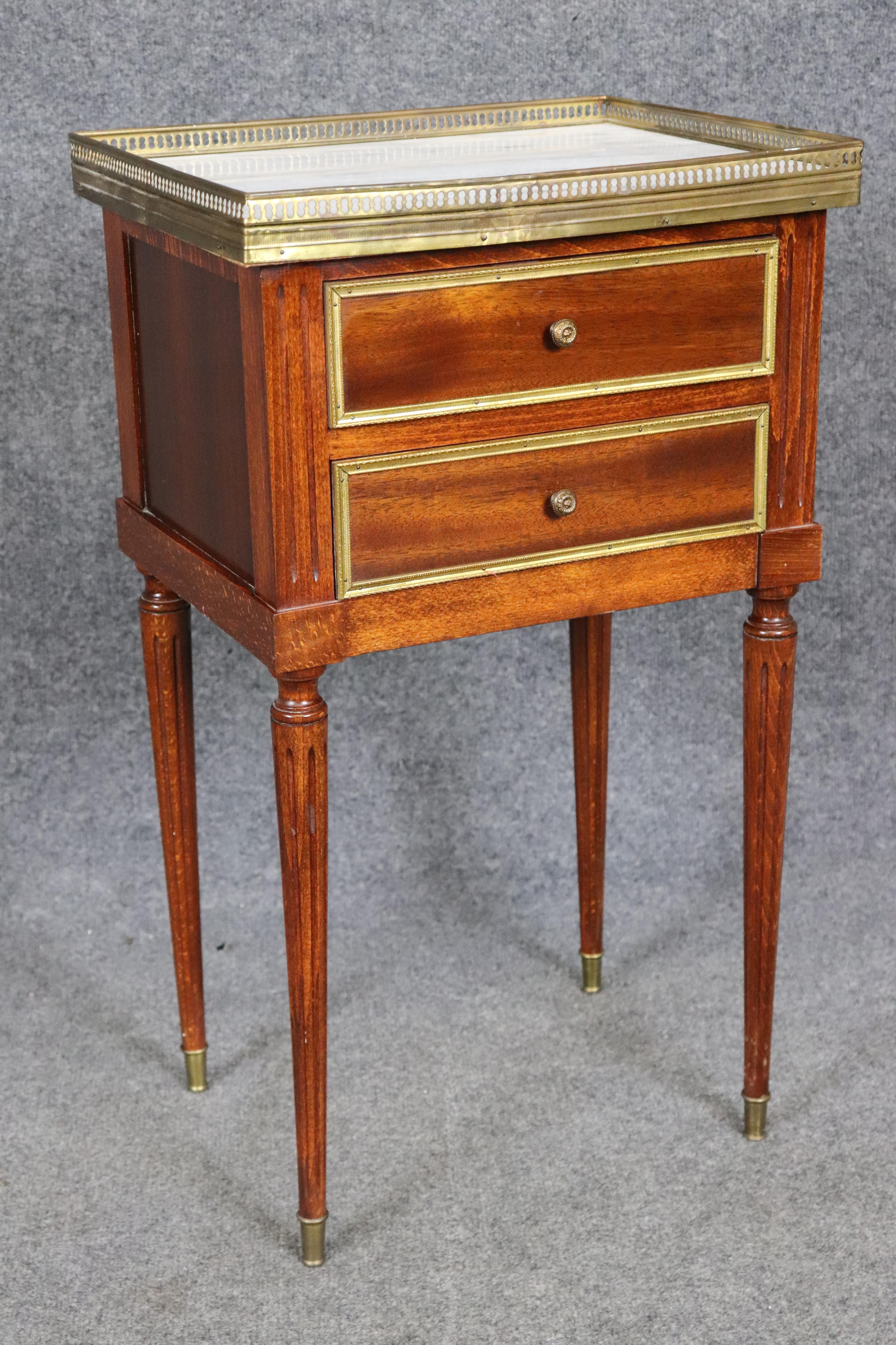 Pair French Maison Jansen Style Brass Trimmed Marble Top Louis XVI Nightstands For Sale 5