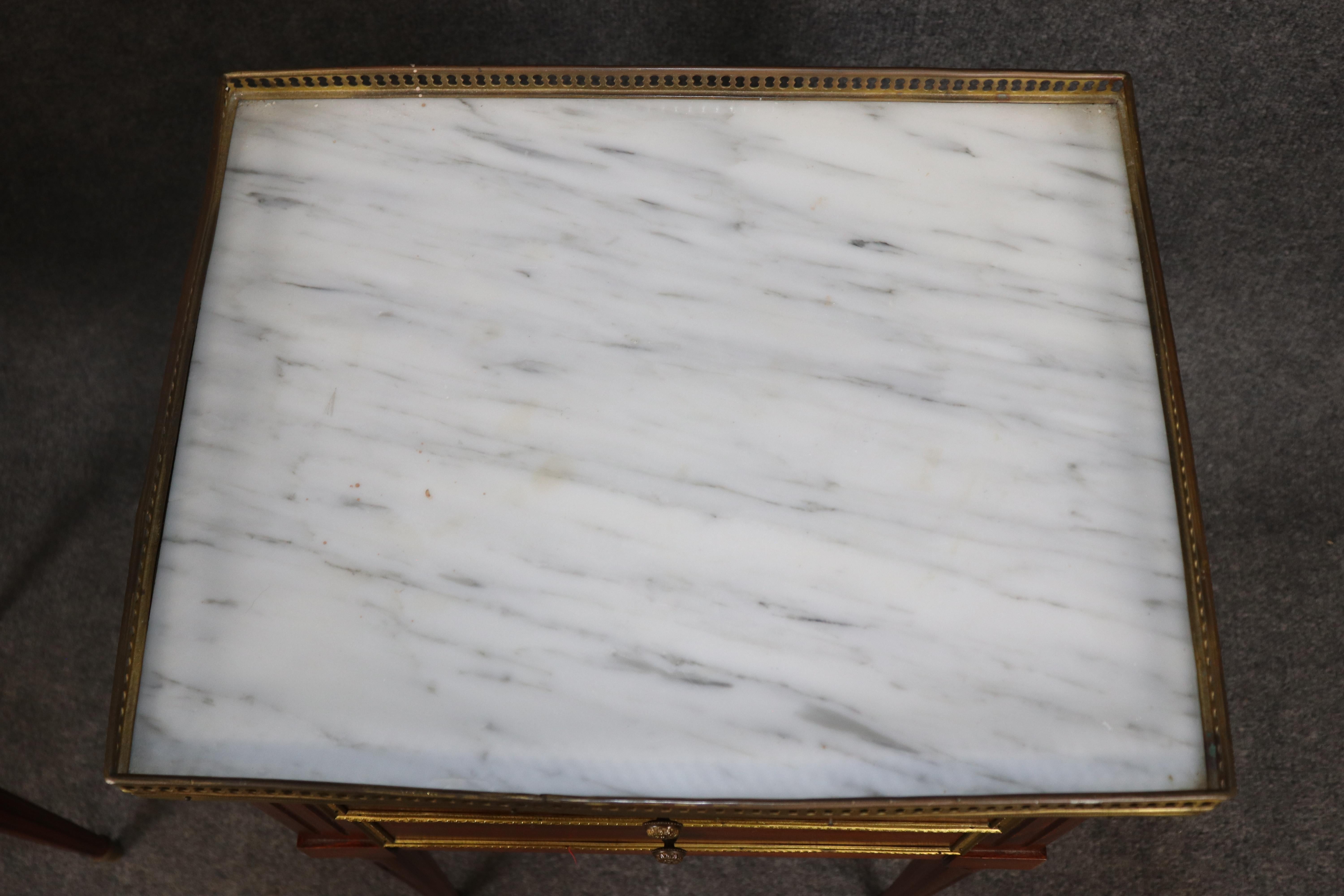 Pair French Maison Jansen Style Brass Trimmed Marble Top Louis XVI Nightstands For Sale 3