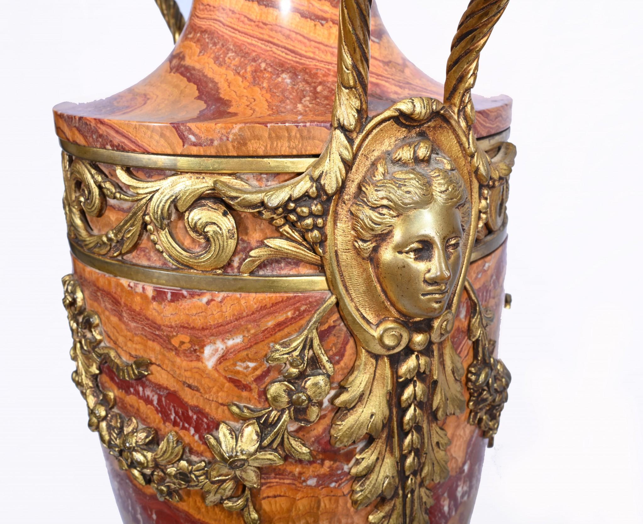 Paire d'Urnes en Marbre Français Amphora Cassolettes Empire 1890 en vente 7