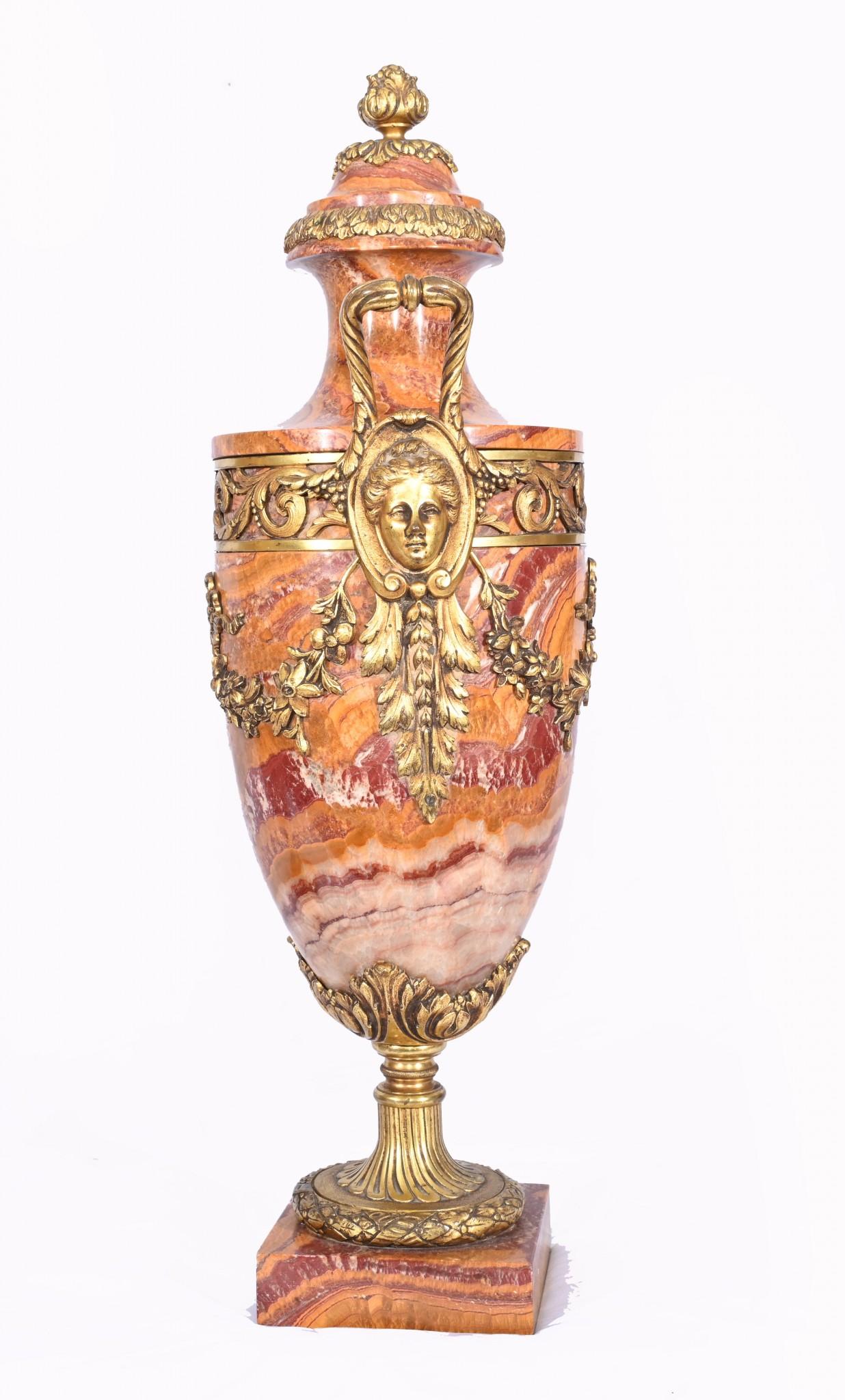 Paar französische Marmorurnen Amphora Cassolettes Empire, 1890 im Angebot 3