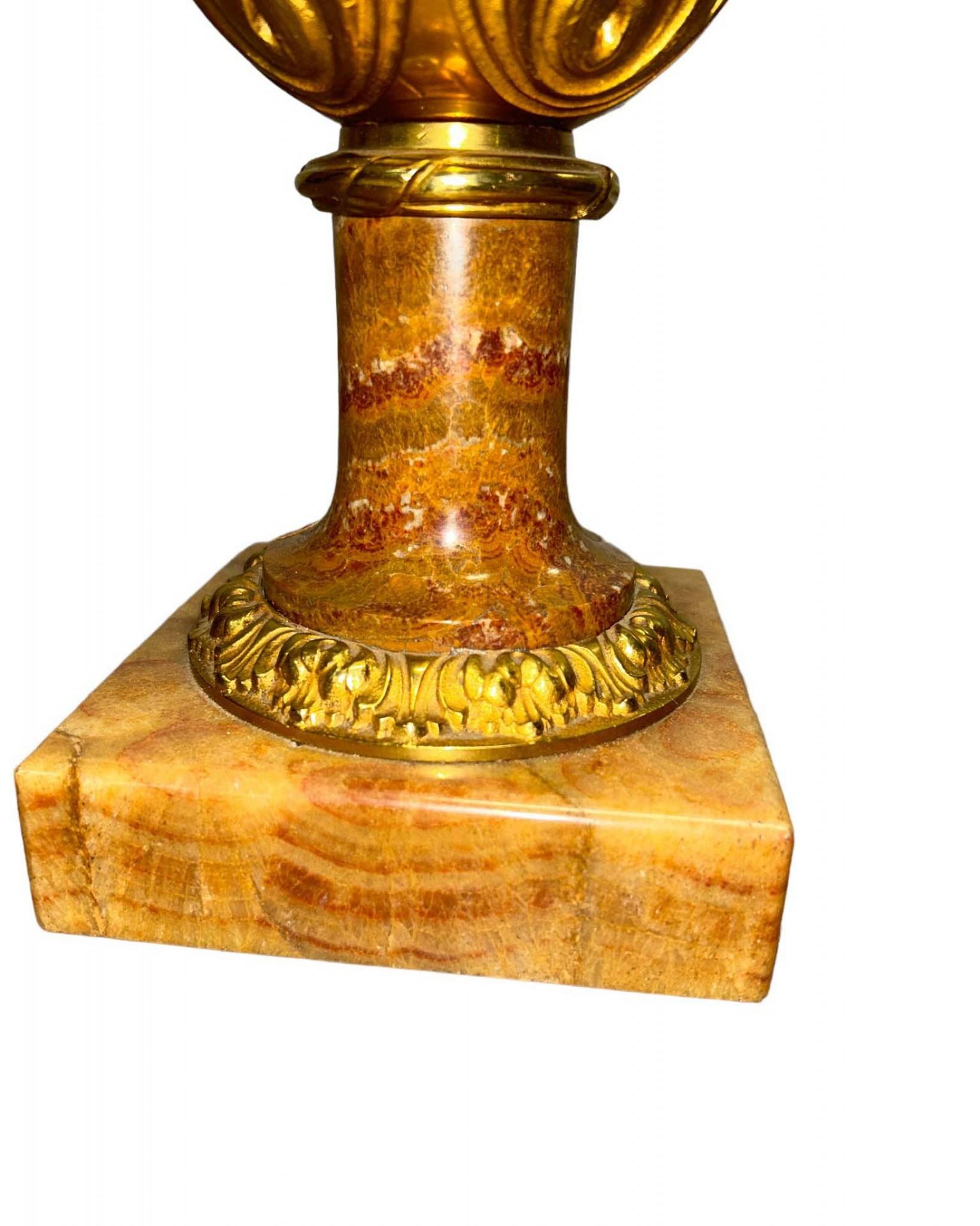 Paire d'urnes Cassolettes décoratives Empire Amphora en vente 1