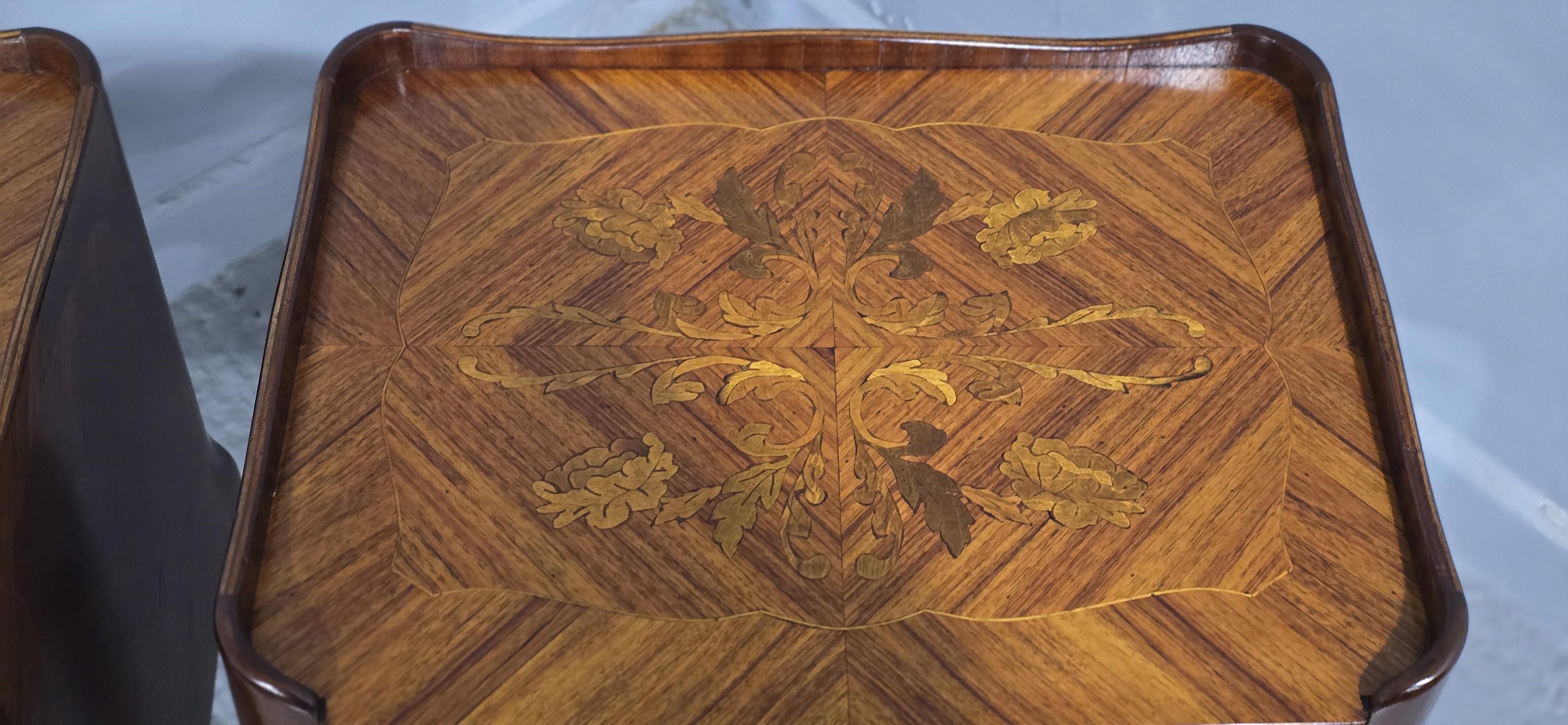 Coppia di cassettiere da letto francesi intarsiate 2