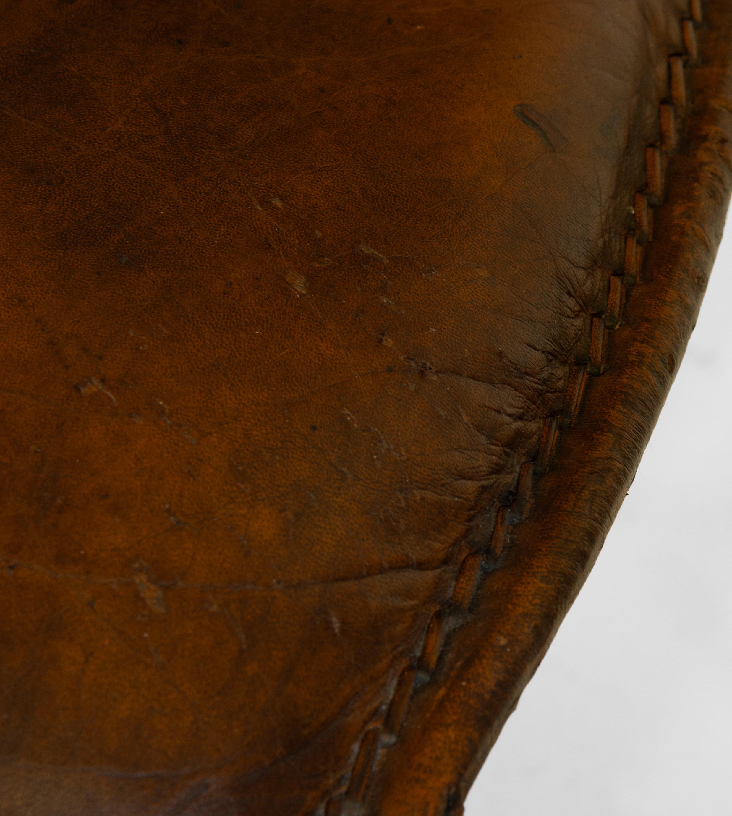 Paire de fauteuils en cuir et fer du milieu du siècle dernier 7