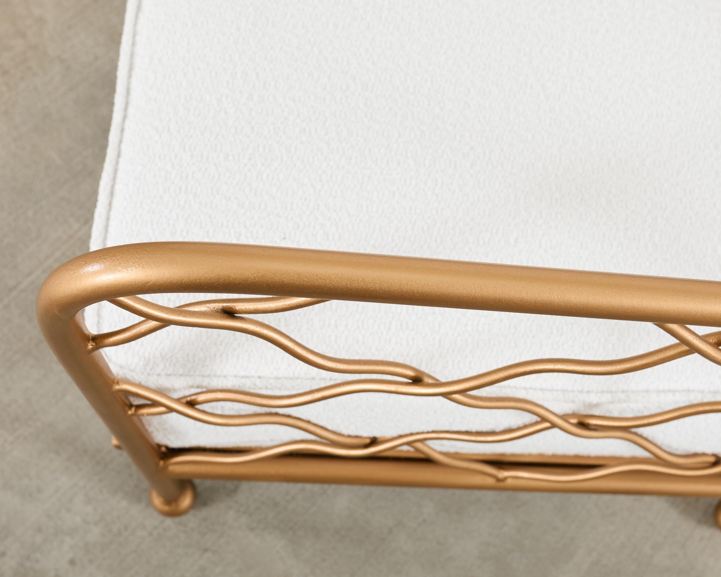 Pareja de sillones Croisillion franceses de hierro dorado de mediados de siglo en venta 2