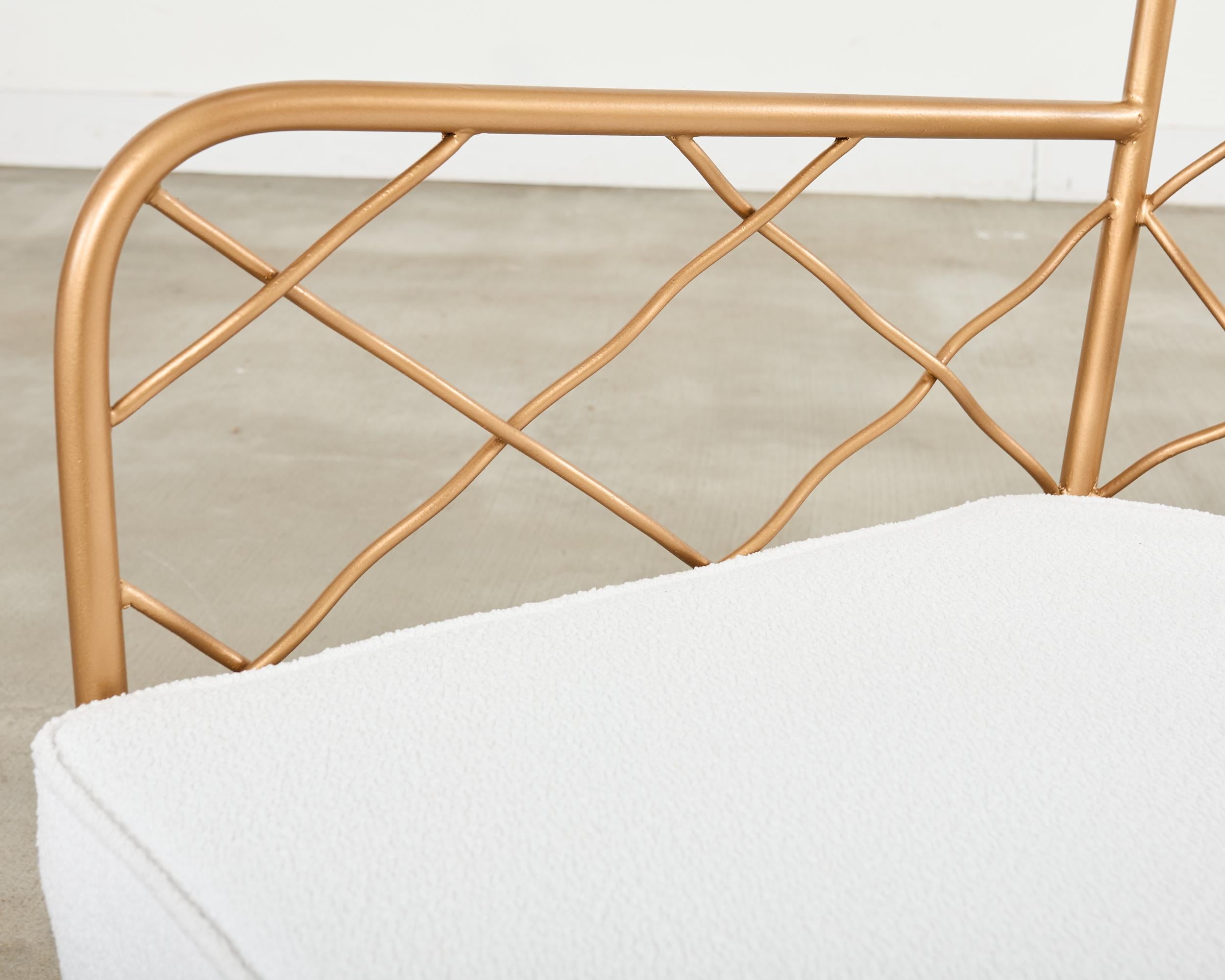 Pareja de sillones Croisillion franceses de hierro dorado de mediados de siglo en venta 3