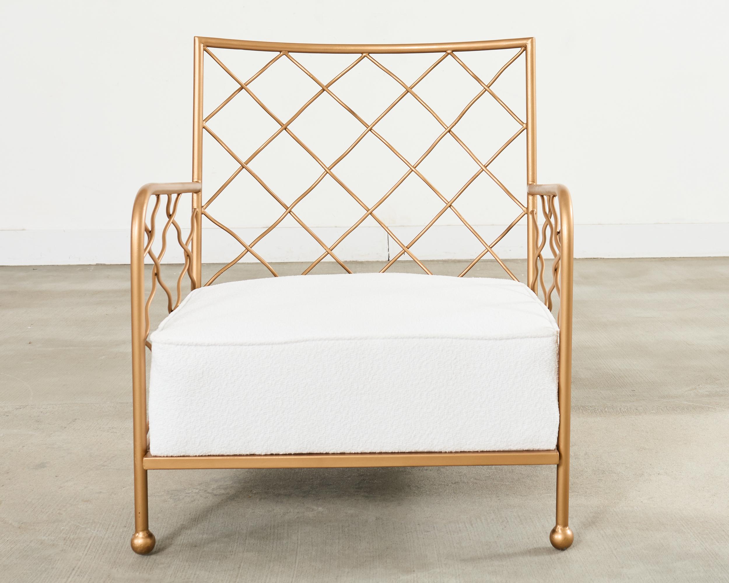 Pareja de sillones Croisillion franceses de hierro dorado de mediados de siglo en venta 4