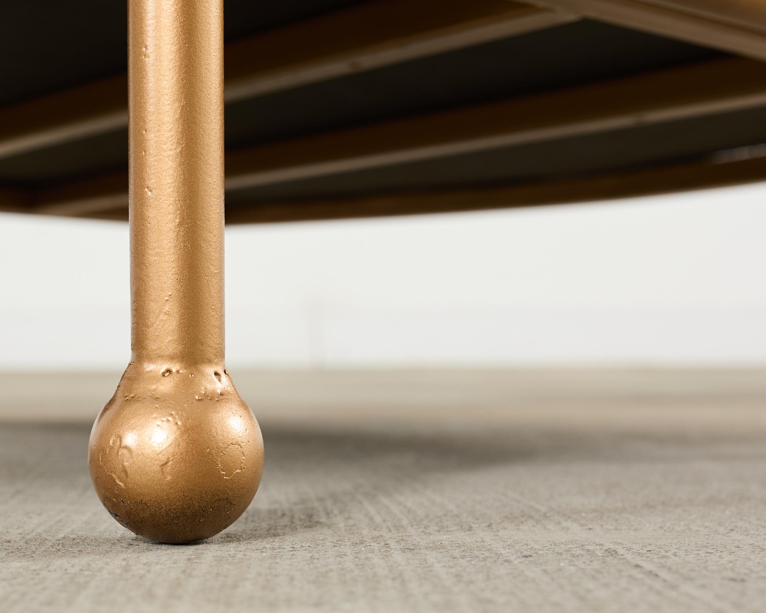 Pareja de sillones Croisillion franceses de hierro dorado de mediados de siglo en venta 5