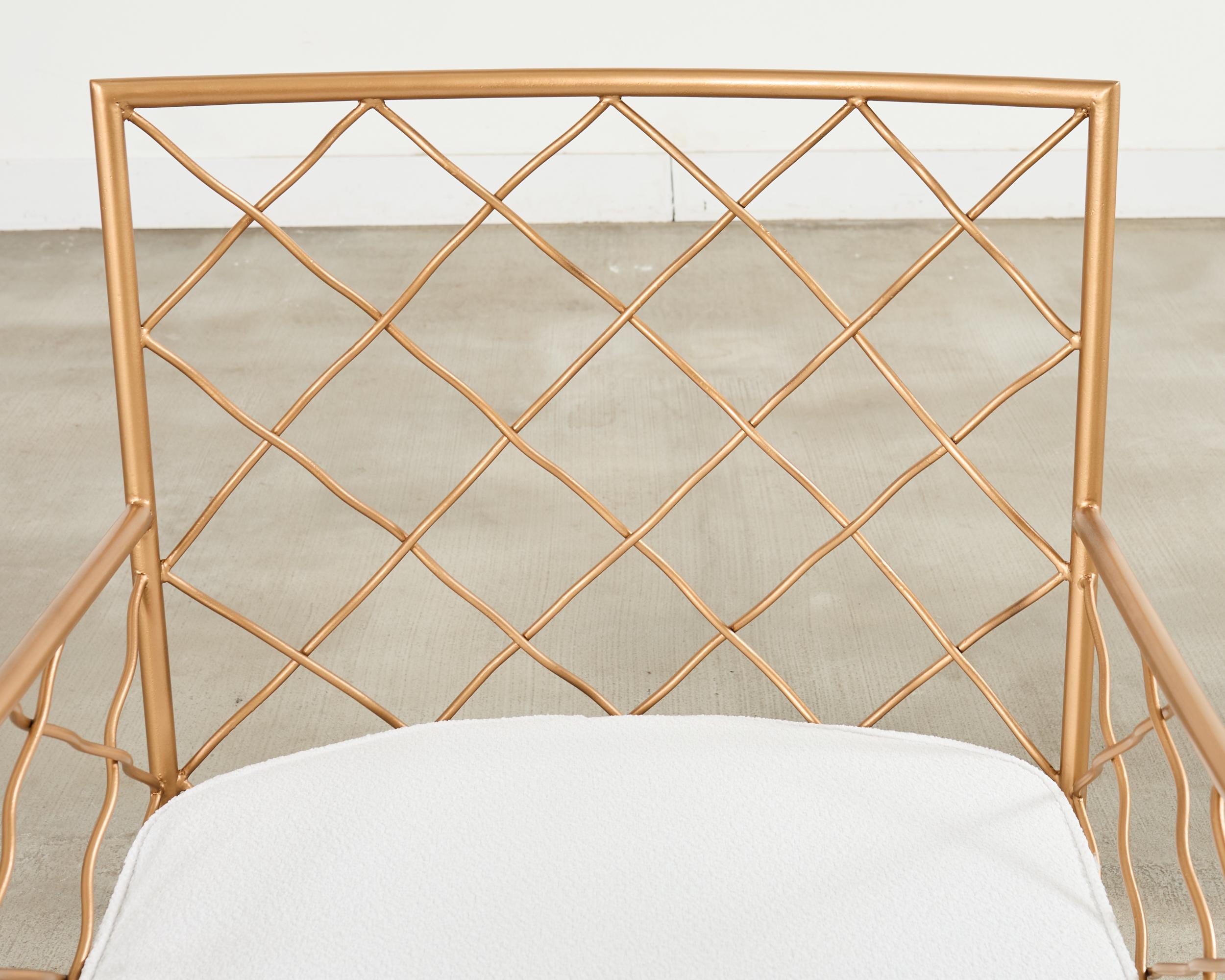 Pareja de sillones Croisillion franceses de hierro dorado de mediados de siglo en venta 6