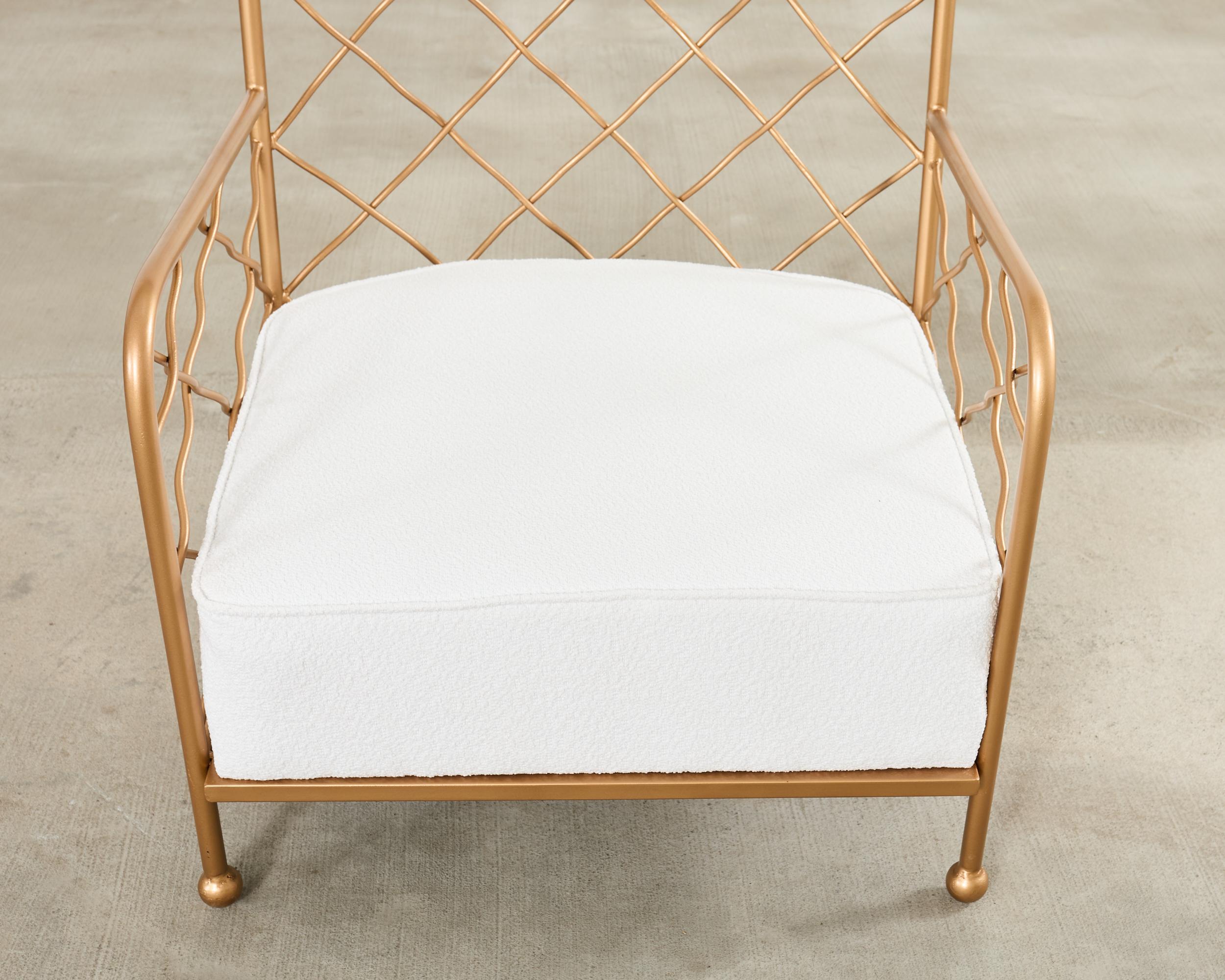 Pareja de sillones Croisillion franceses de hierro dorado de mediados de siglo en venta 7