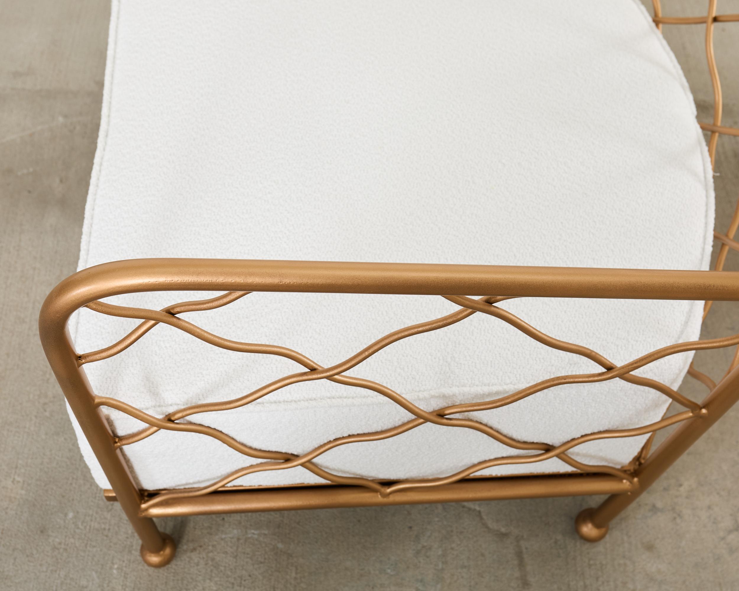 Pareja de sillones Croisillion franceses de hierro dorado de mediados de siglo siglo XX en venta