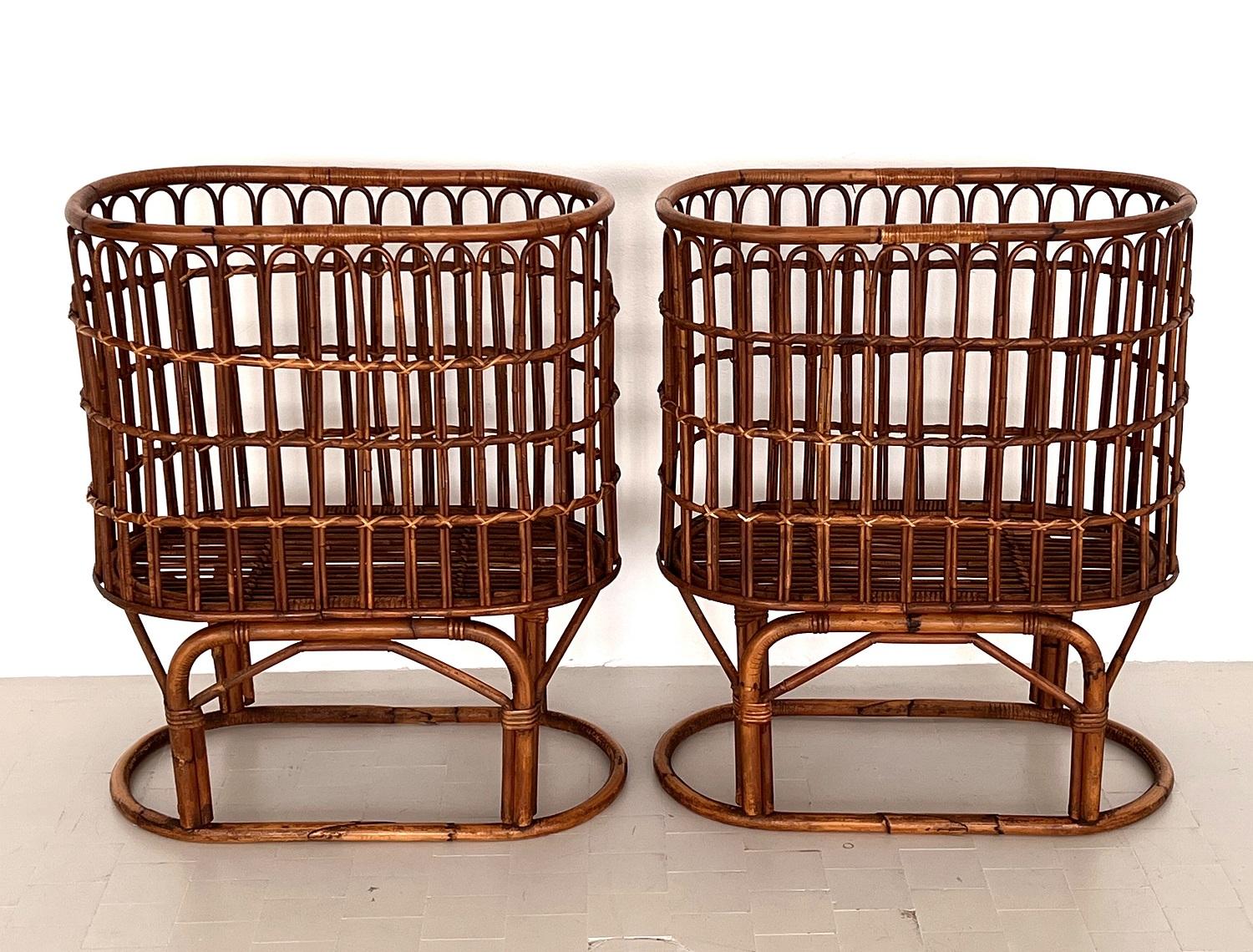 A pair of beautiful, unusual and large standing baskets.
They were made in France from bamboo wood in the 1970s and 1980s.
They were originally used in a bakery as baguette baskets, but can of course be used in many different ways.
The height of the