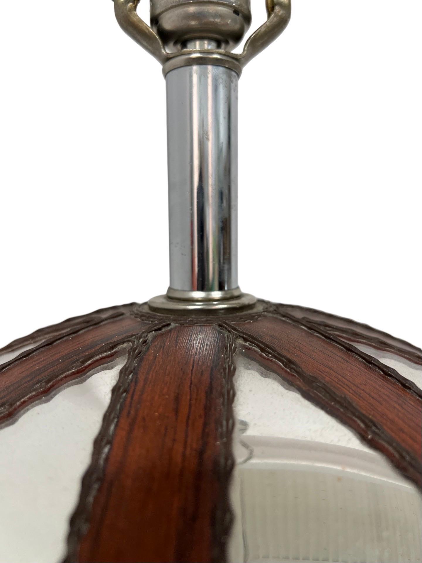 Coppia di lampade moderne francesi in vetro di mercurio e orbite geometriche di Macassar applicate C.C. 1960 in vendita 1