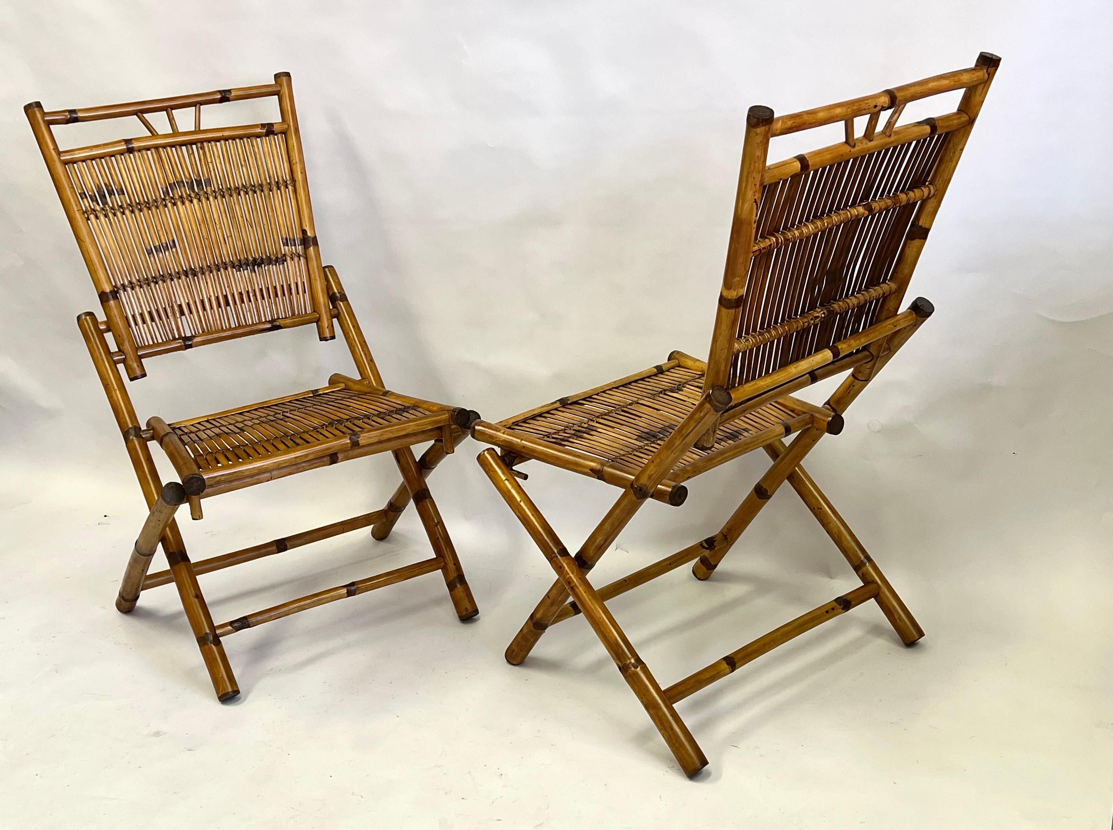 Français Paire de chaises de salon en bambou et rotin de style moderne et néoclassique français en vente