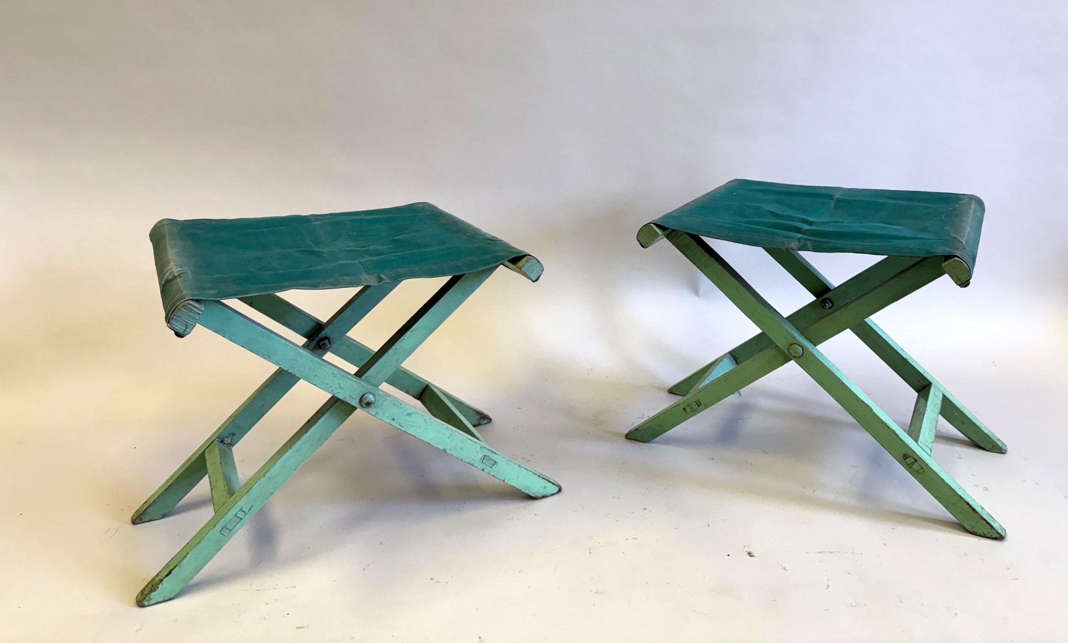 Paar französische moderne neoklassische Hocker / Bänke im Stil von Jean-Michel Frank 1930 (Französisch) im Angebot