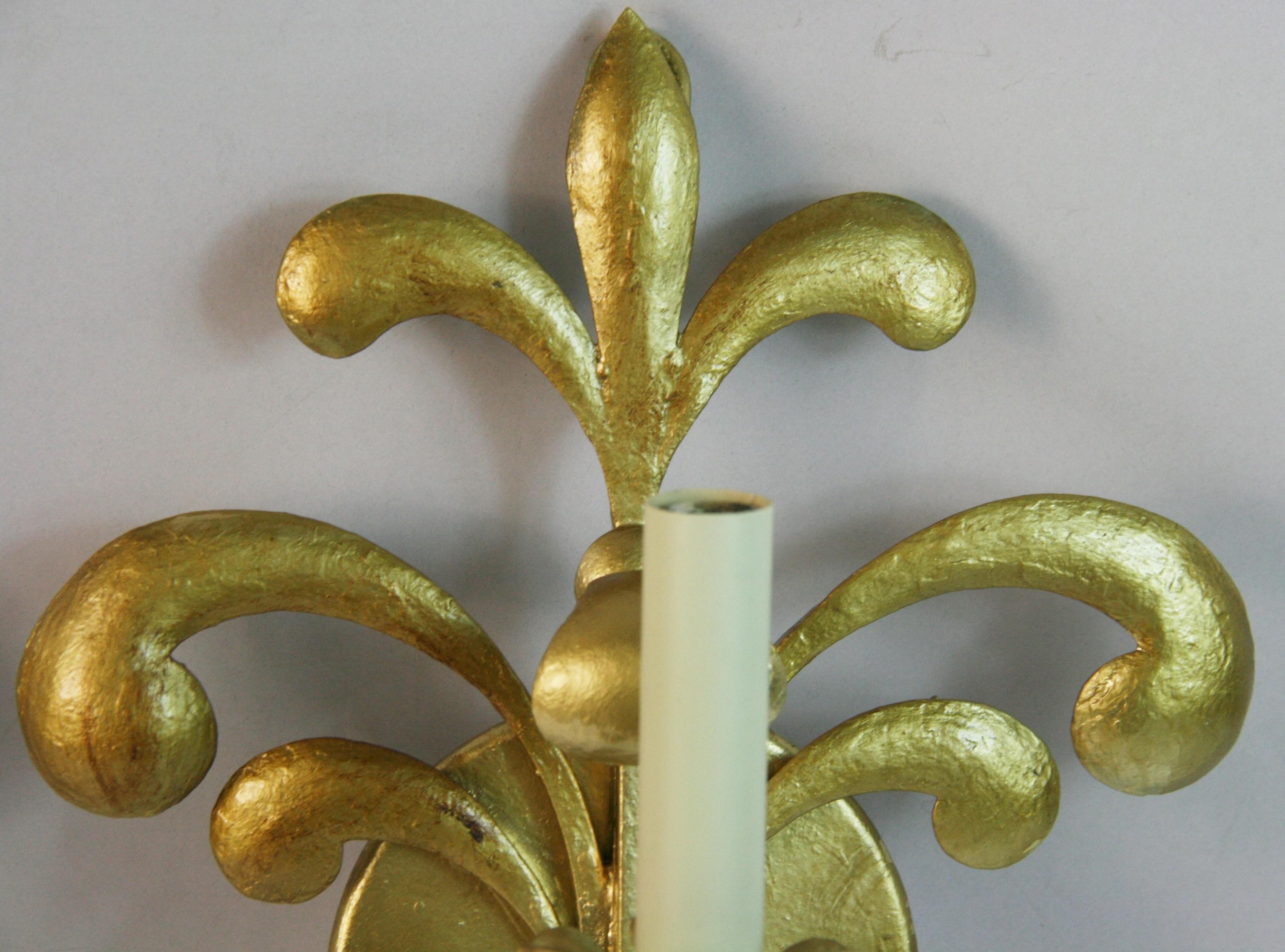 Mid-20th Century Pair French Modified Fleur deLis  Leaf  Gold Painted Single Light Sconces 1950's For Sale