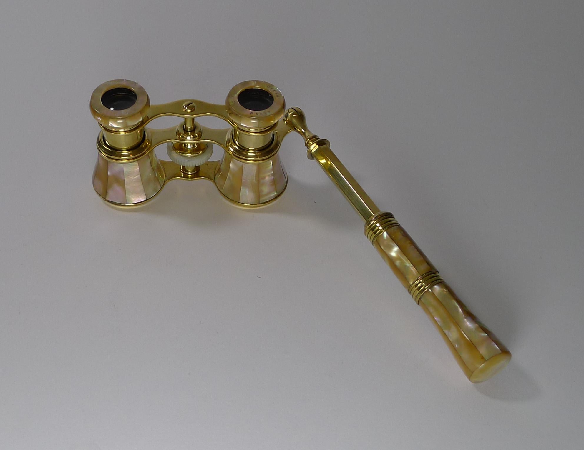 Pair of French Mother of Pearl Opera Glasses, Lemière, Paris In Good Condition In Bath, GB