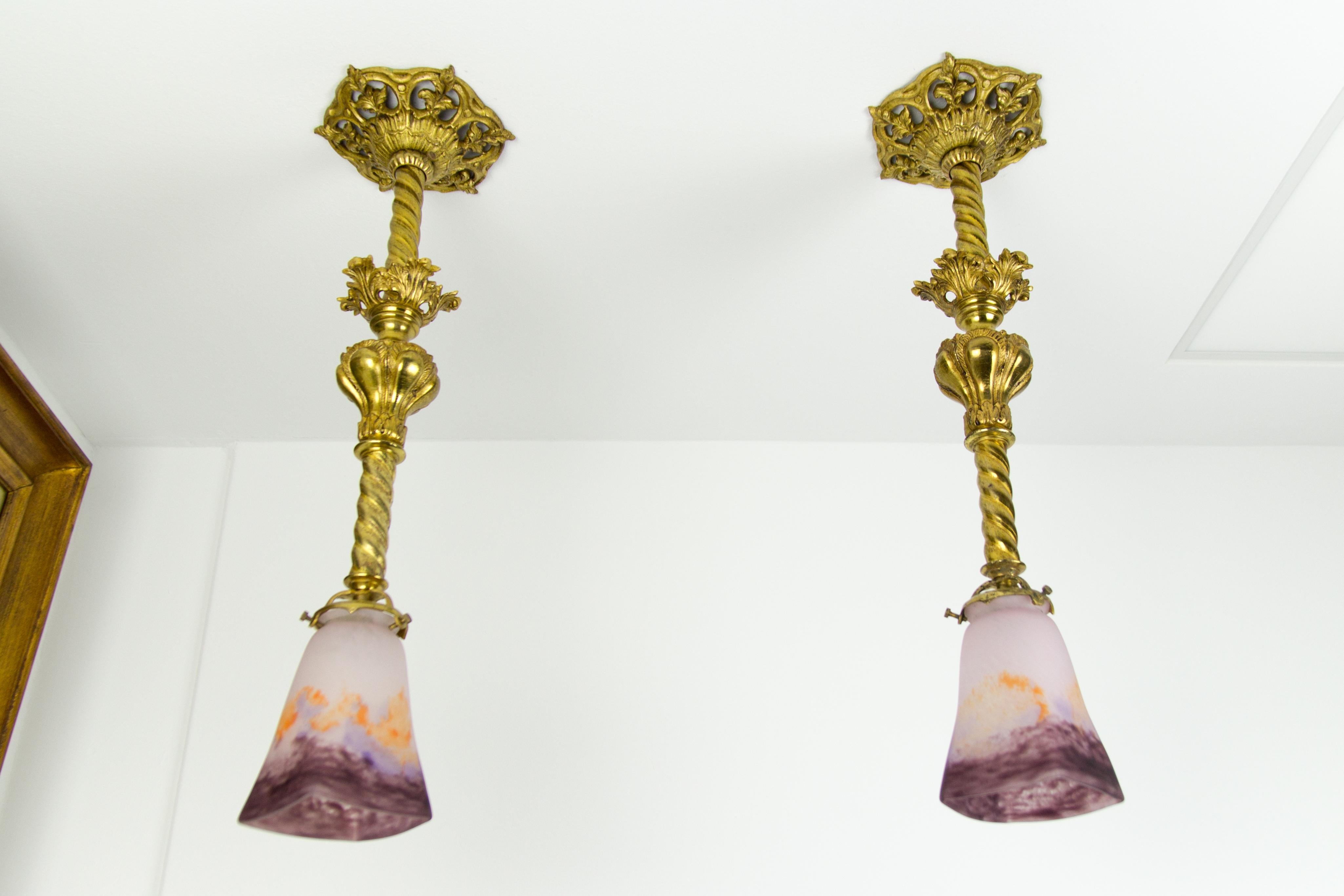 Art Nouveau French Muller-Strasbourg Glass and Gilt Bronze Pendant Light Fixtures, a Pair For Sale