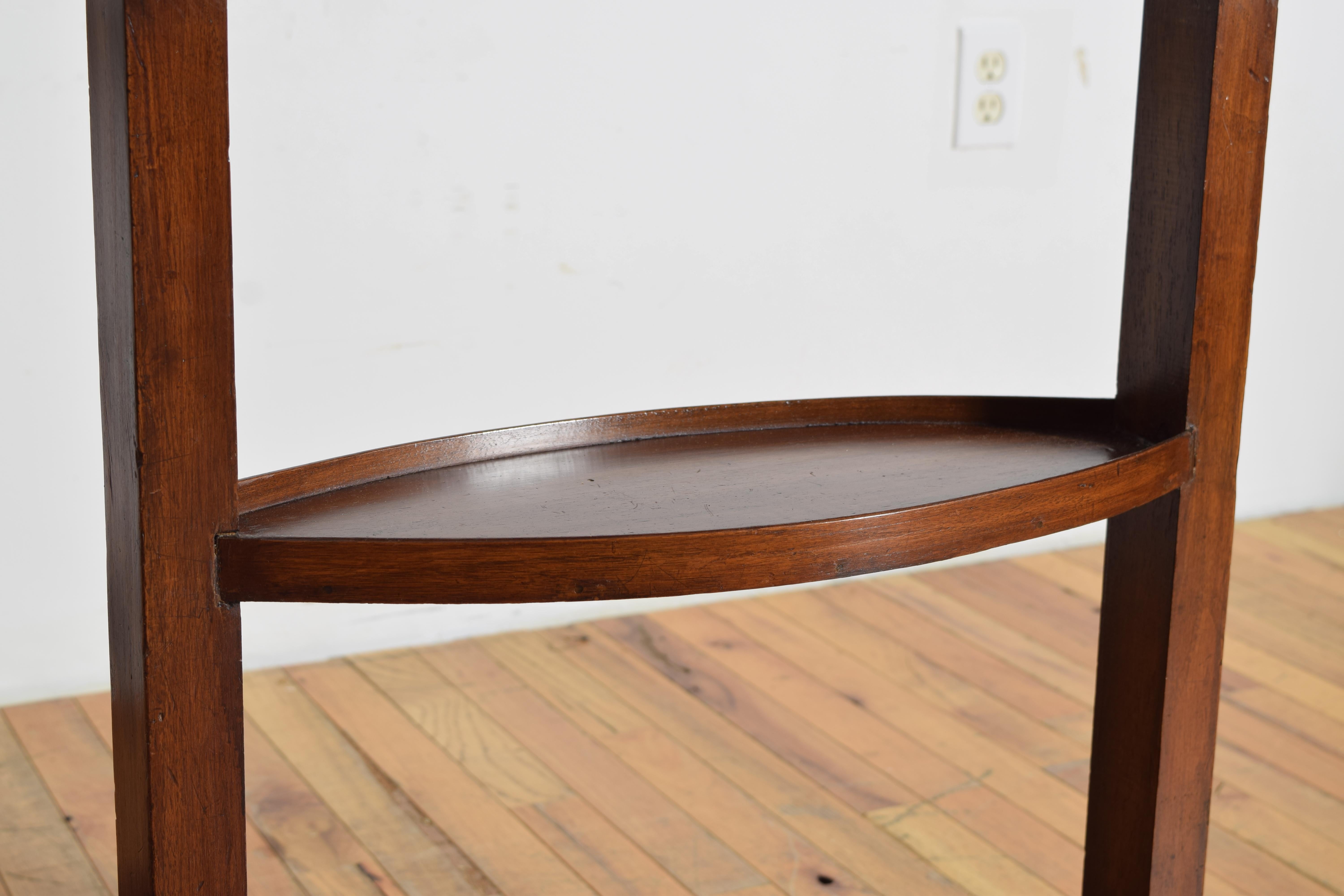 Pareja de mesas auxiliares ovaladas neoclásicas francesas de caoba y ebonizada de 1 nivel, s. I d. C. Caoba en venta