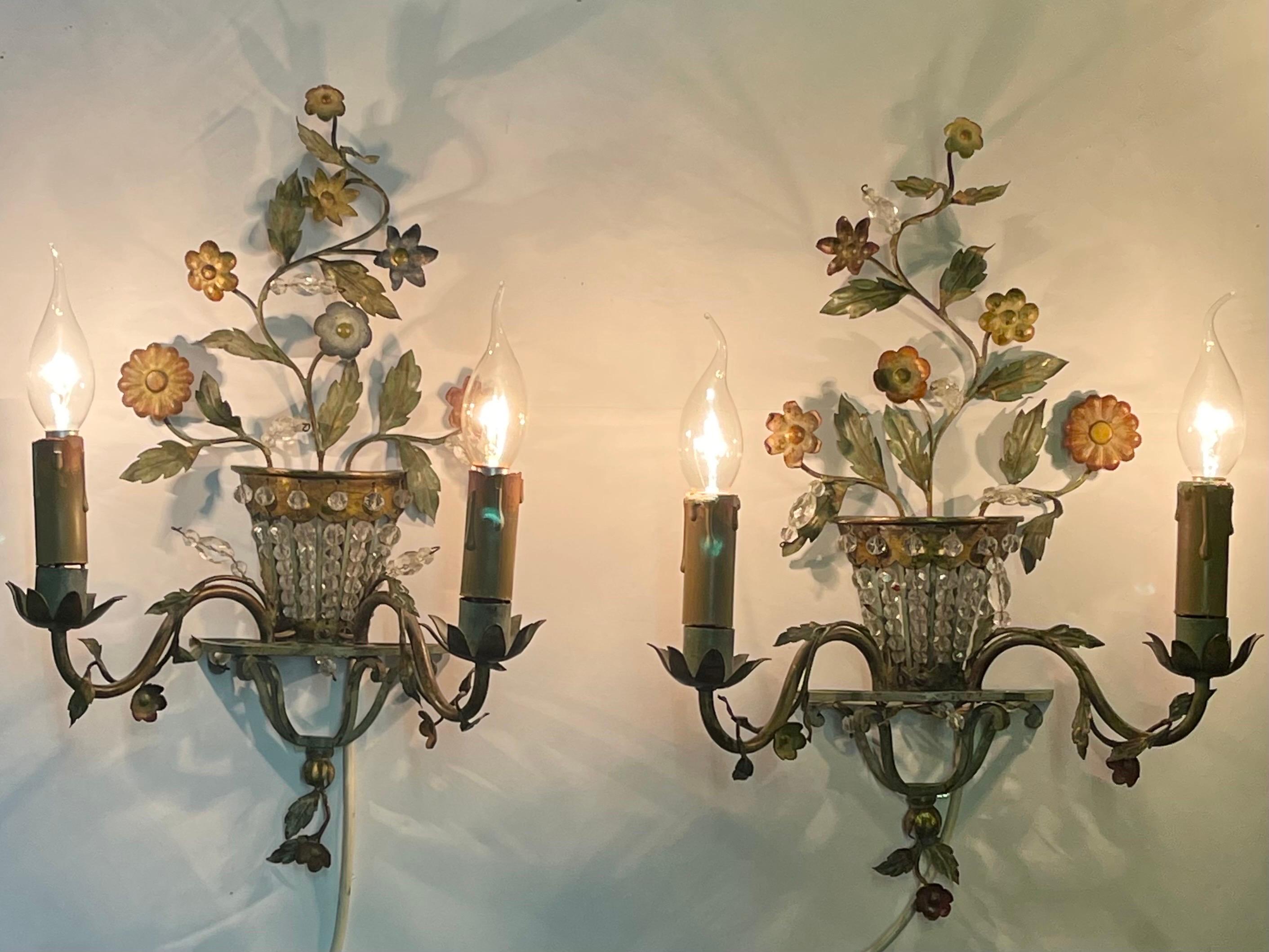 Pair of French Patinated Bronze Flower and Leaves Wall Sconces, circa 1920s For Sale 3