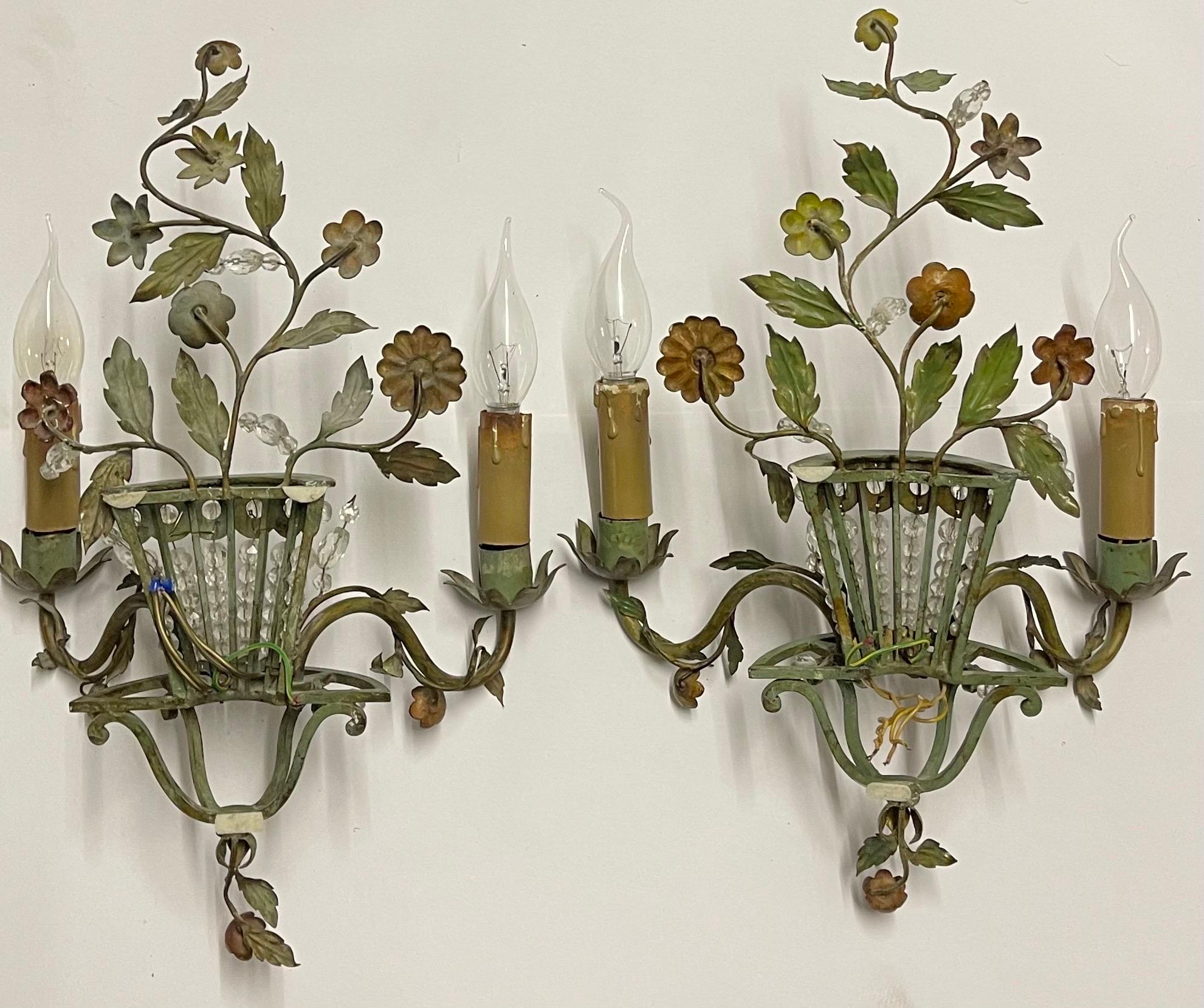 Pair of French Patinated Bronze Flower and Leaves Wall Sconces, circa 1920s For Sale 4