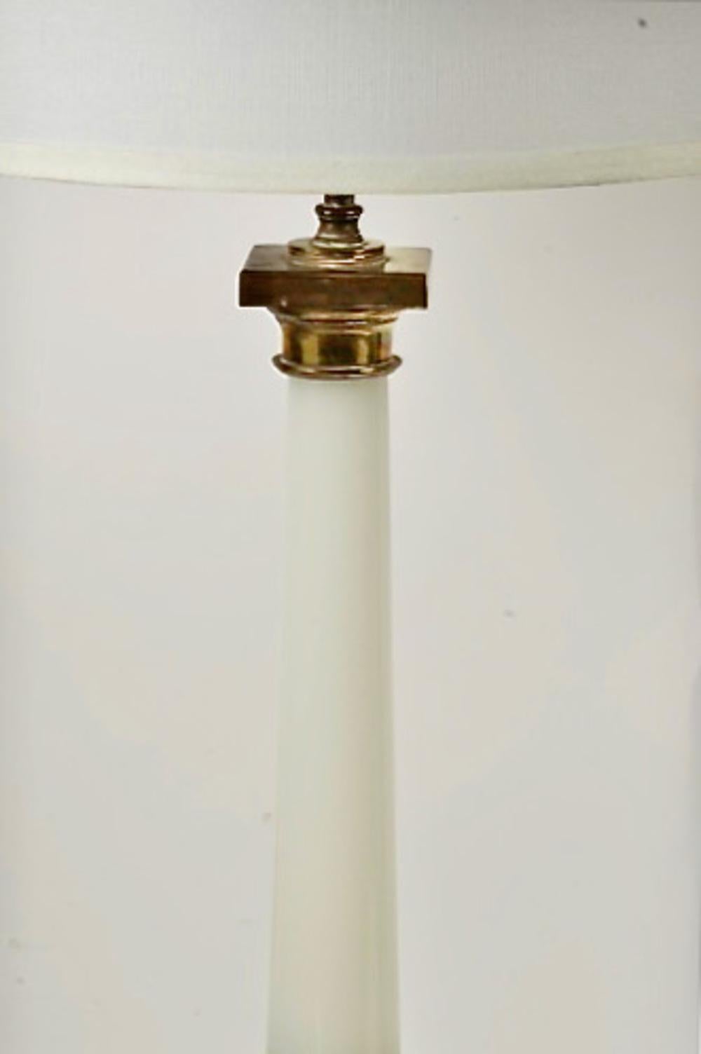 Paar French Opaline-Lampen (Art déco) im Angebot