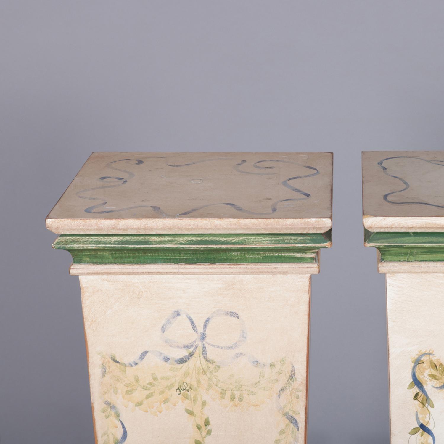 Pair of French Provincial Hand Painted Sculpture Display Pedestals, 20th Century im Zustand „Gut“ in Big Flats, NY