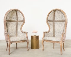 Pareja de Sillas de Portero de Estilo Provincial Francés de Roble Cerámico con Capucha