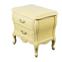 Paar französischer Provinzial-Stil Hickory Zwei-Schublade Bombe End Stände 20C