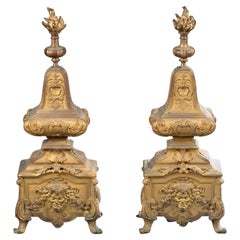 Paar französische Regence-Feuerböcke aus vergoldeter Bronze im Louis XIV./XV.-Stil