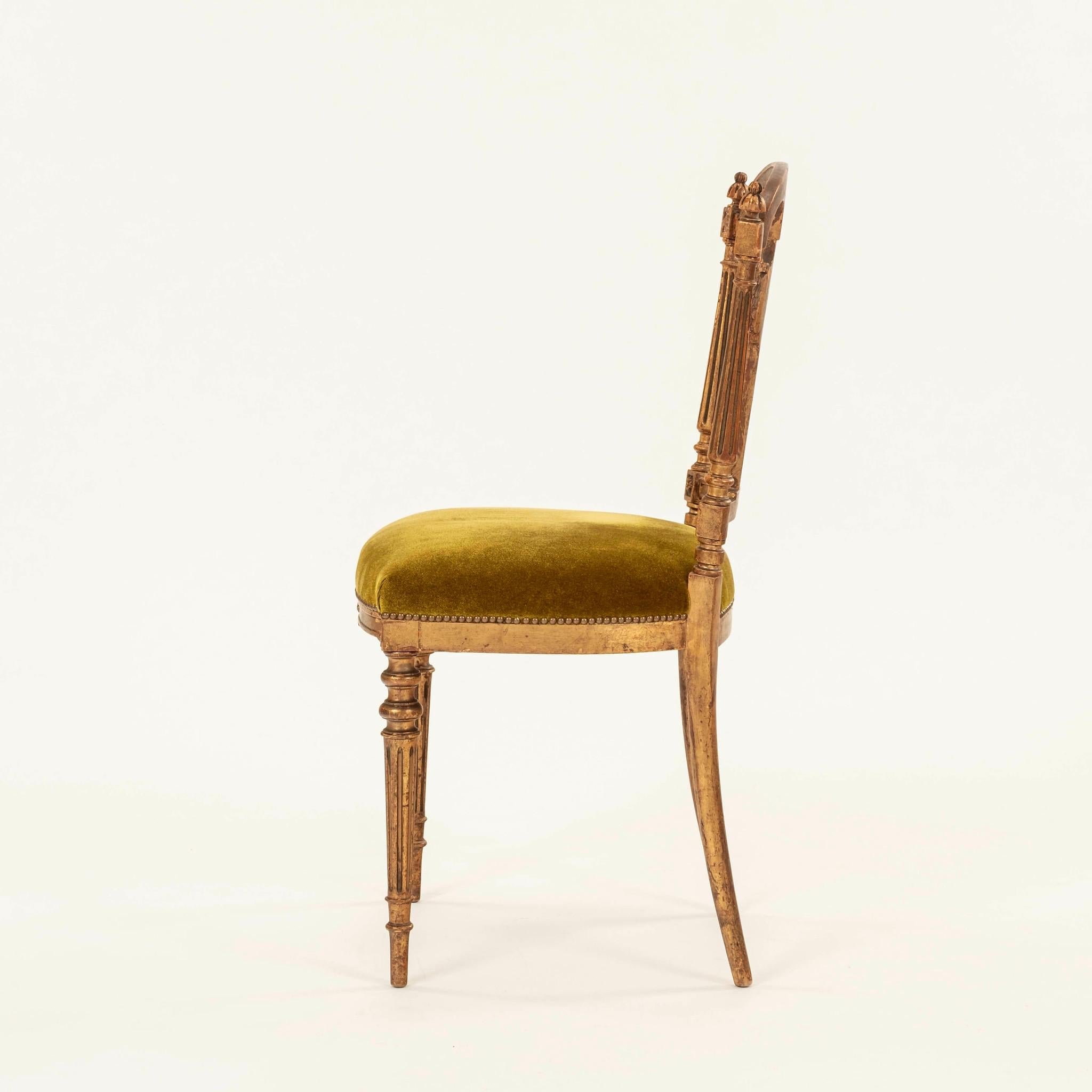 Pareja de Sillones de Música de Terciopelo de Chartreuse Dorado Estilo Regencia Francesa Tapicería en venta