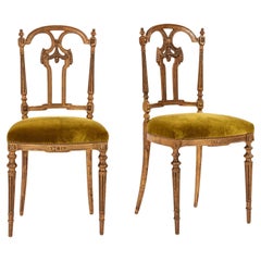 Sillas auxiliares de madera