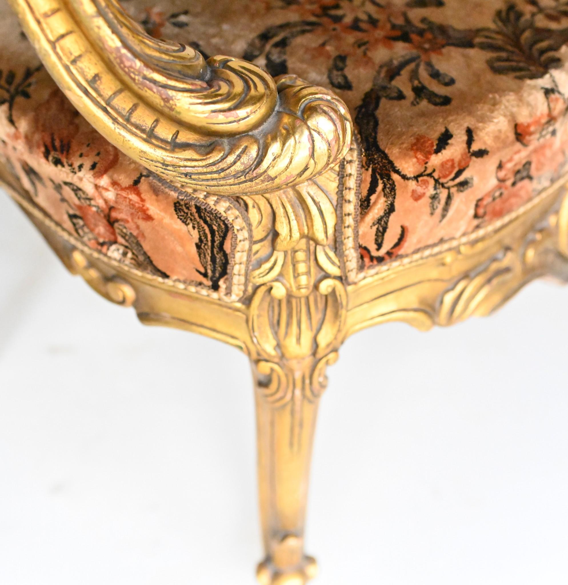 Paire de fauteuils de salon français Art Nouveau dorés en vente 5