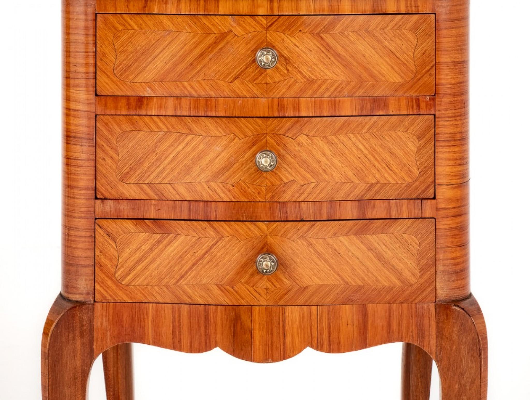 This pretty pair of French satinwood bedside cabinets standing upon shaped legs with decorative toes.
1 cabinet features 3 oak lined drawers the other cabinet having 1 drawer and a useful space below.
The veneers to the fronts being of a chevron