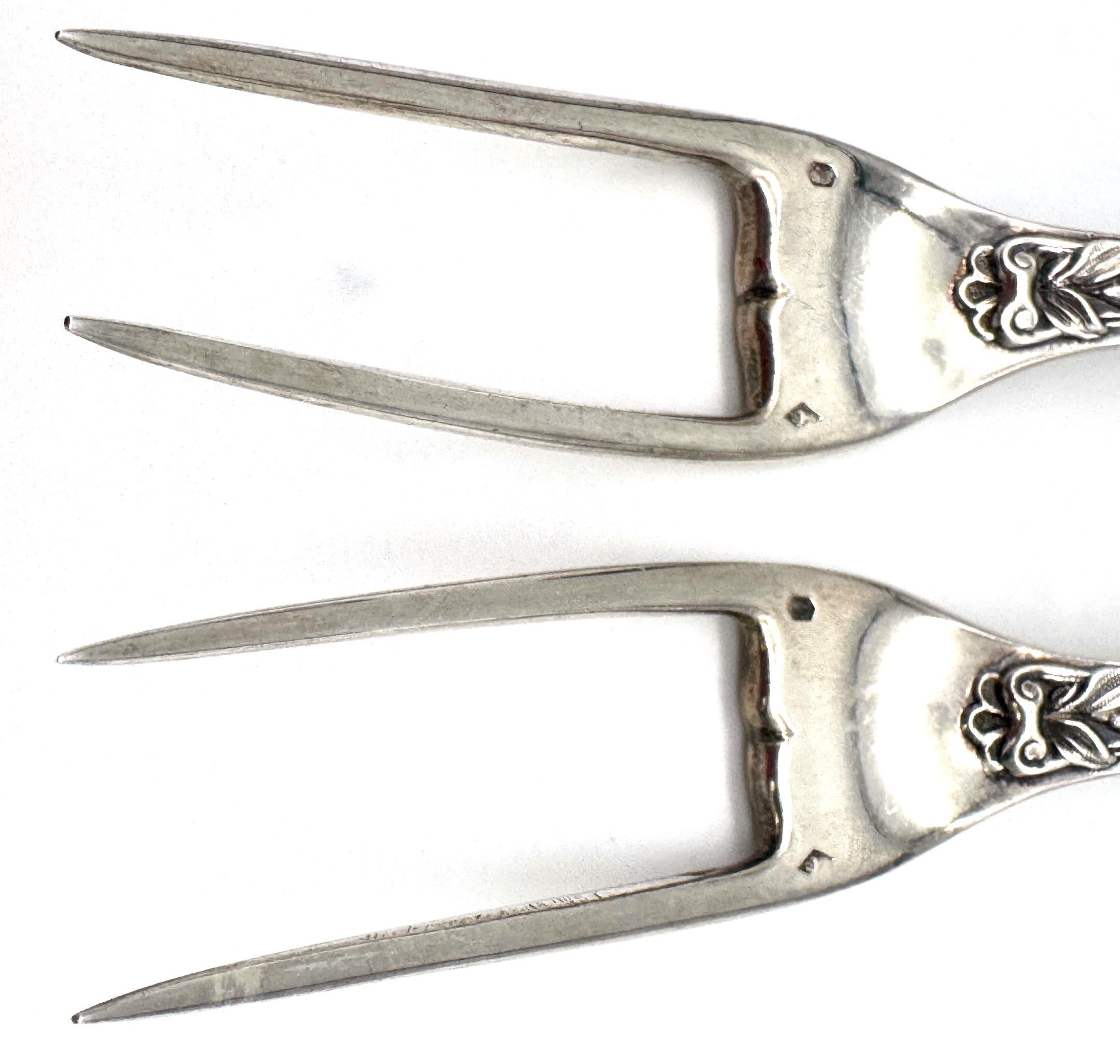 Pair French Silver Odiot Serving Forks, Roasted Meat, Baked Potato, Artichokes In Good Condition For Sale In West Palm Beach, FL
