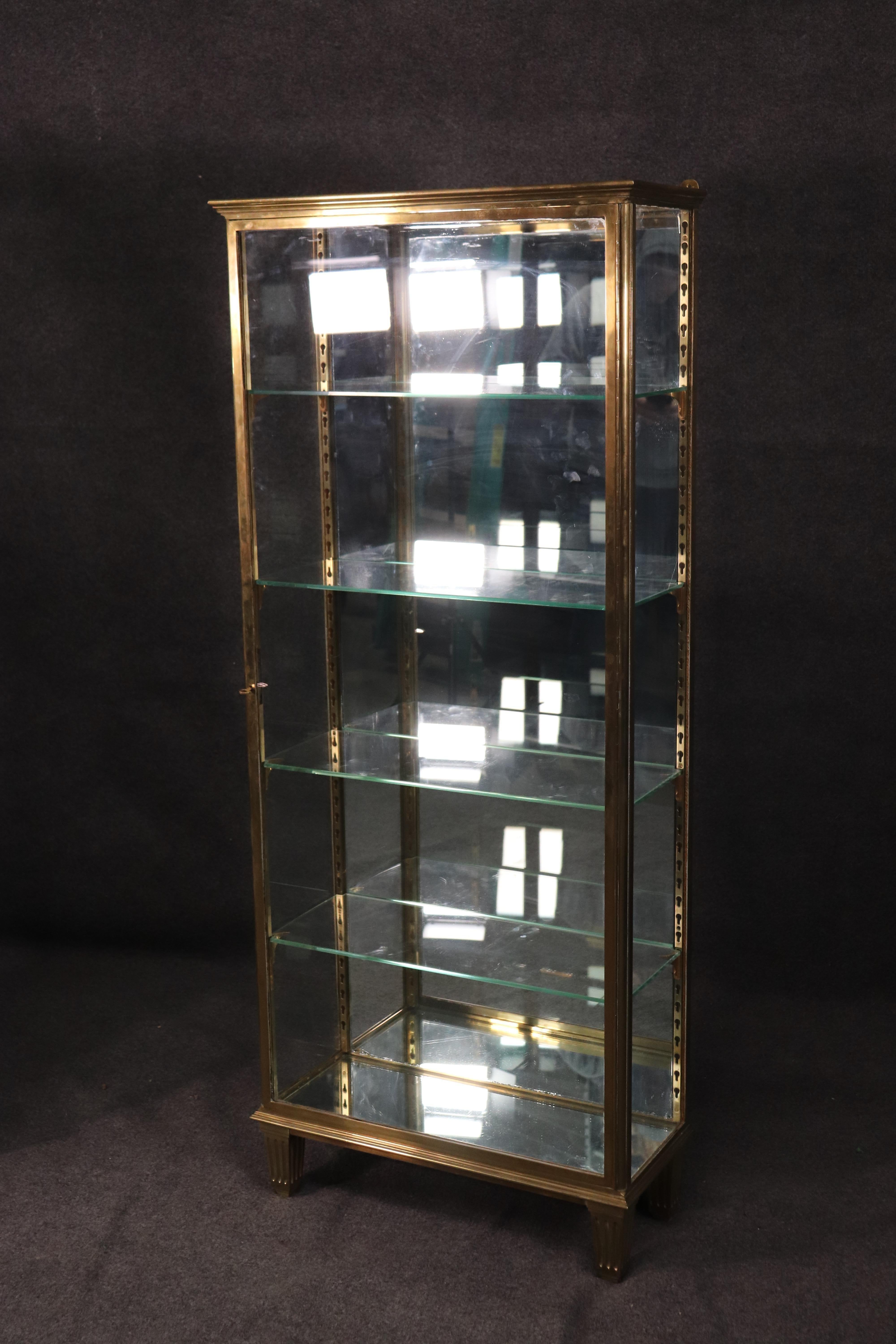 Pair of Solid Brass Directoire Style Vitrines China Display Cabinets circa 1940s In Good Condition In Swedesboro, NJ