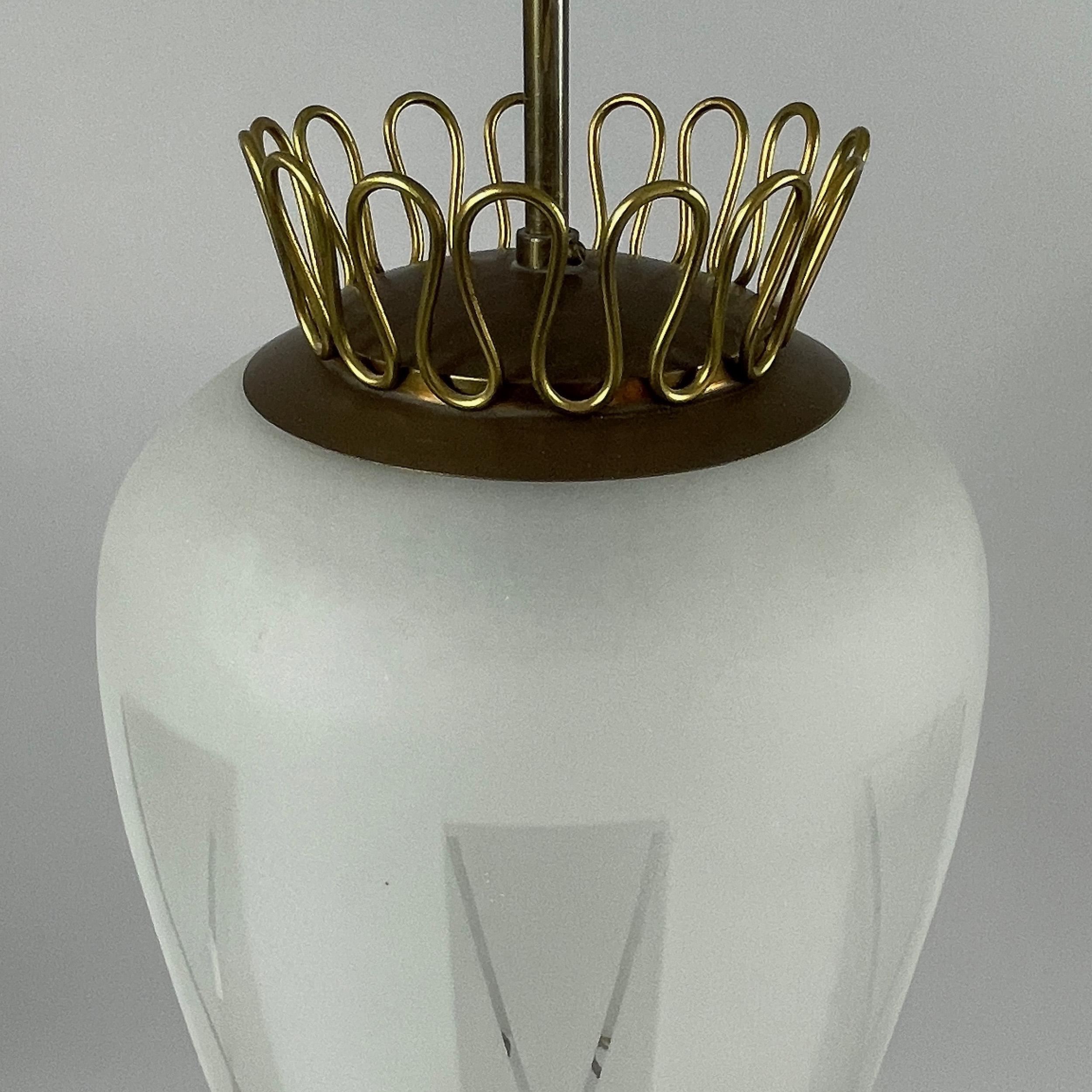 Paar Hängelampen aus Milchglas und Messing, Schweden, 1940er bis 1950er Jahre 4