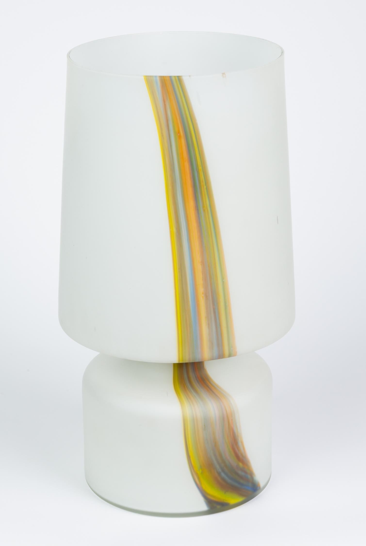 Pair of Laurel Lamp Co. Frosted Glass Lamps with Multi-Color Detail In Excellent Condition In Los Angeles, CA