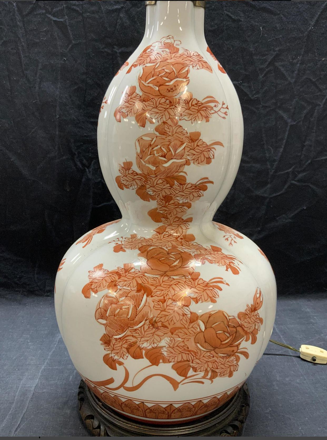 Coppia di lampade da tavolo floreali dipinte a mano in ceramica Fujita Kutani, Giappone in vendita 5