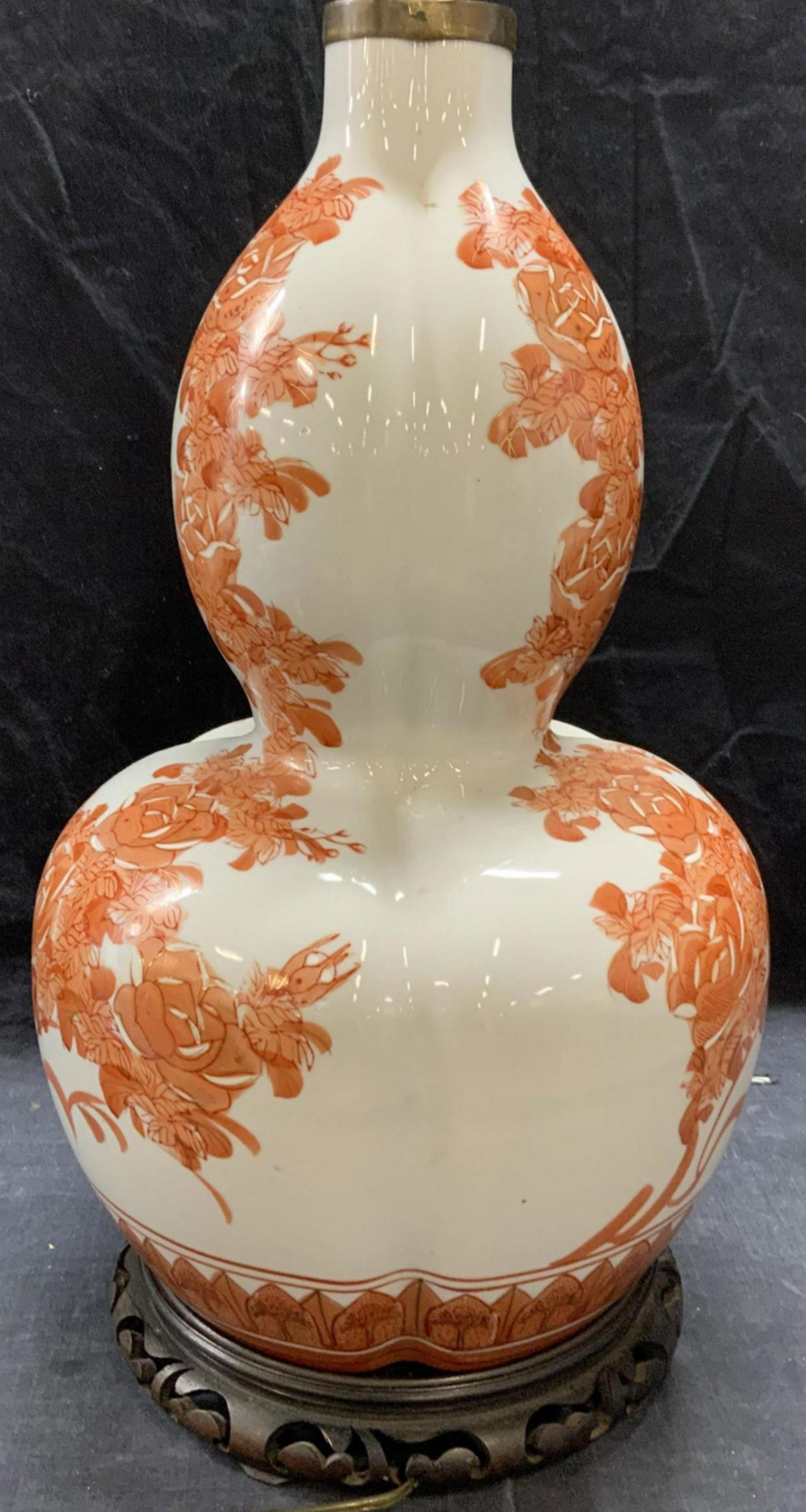 Coppia di lampade da tavolo floreali dipinte a mano in ceramica Fujita Kutani, Giappone in vendita 1