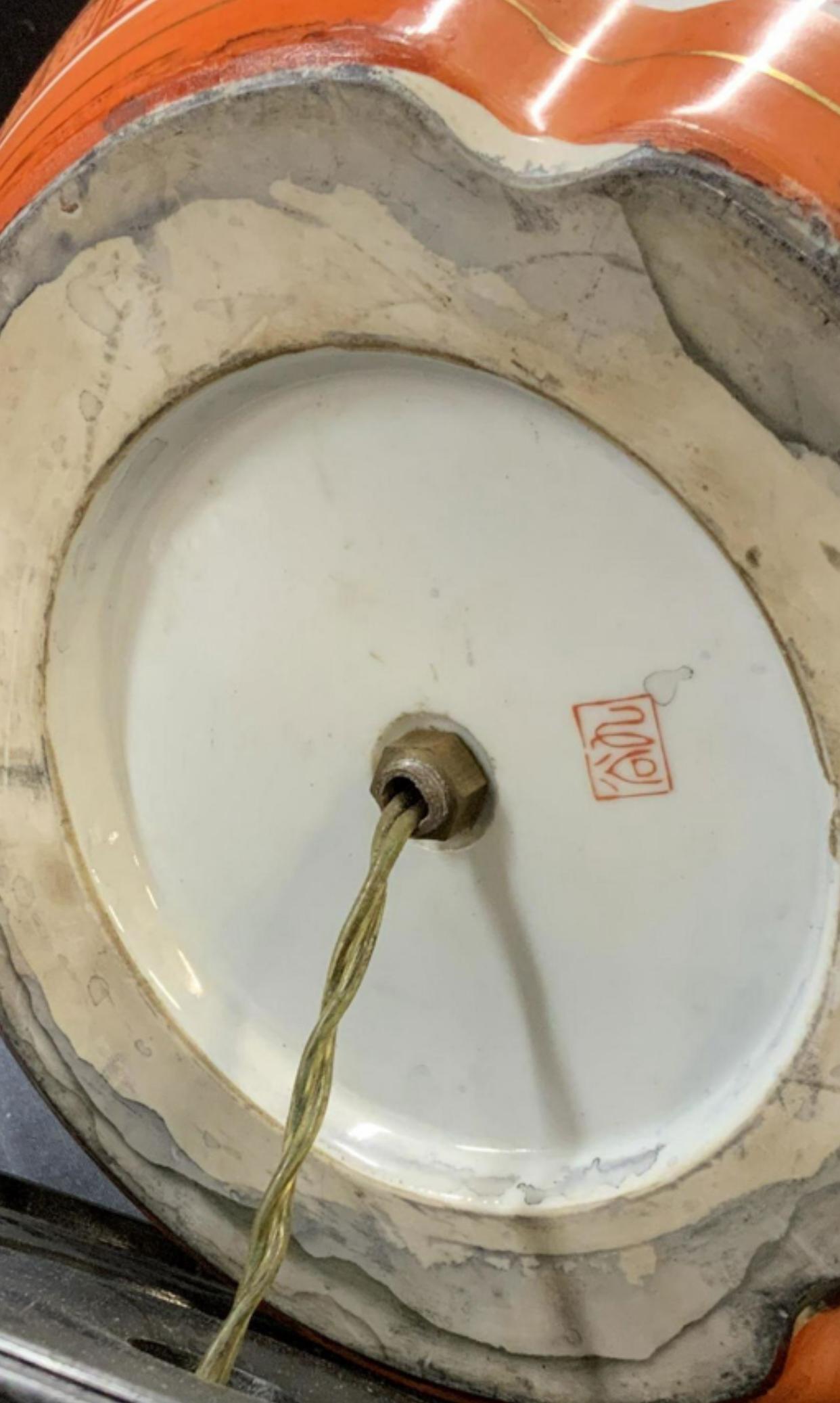 Coppia di lampade da tavolo floreali dipinte a mano in ceramica Fujita Kutani, Giappone in vendita 2